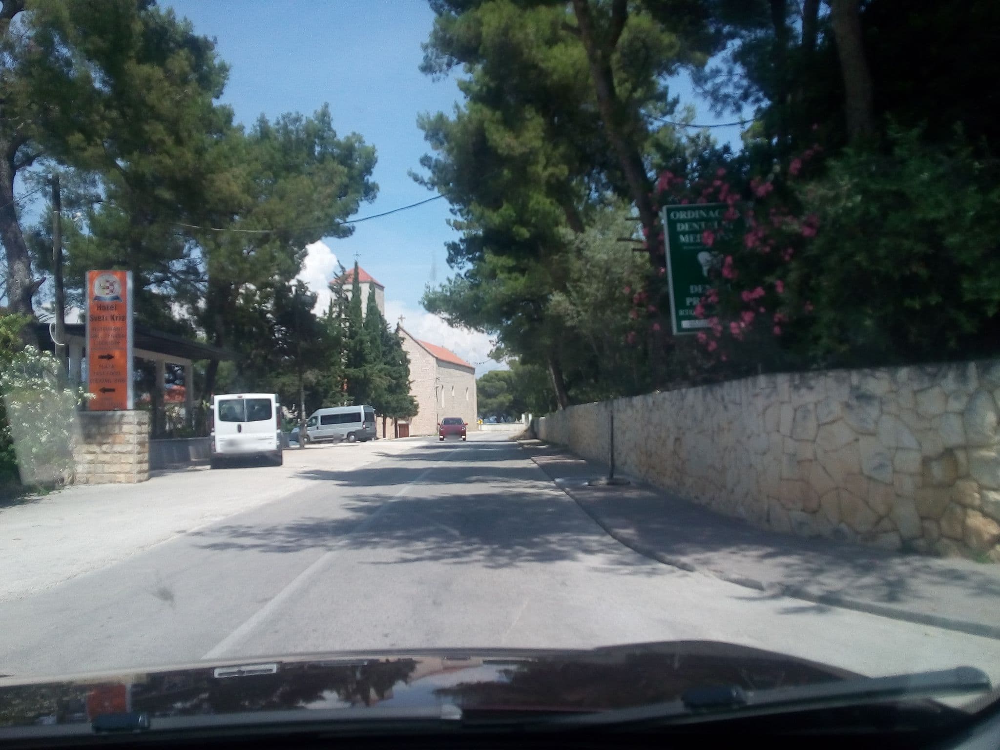 Street view near Villa Sveti Križ, Okrug Gornji — © karthoo (CC BY-SA · Mapillary)