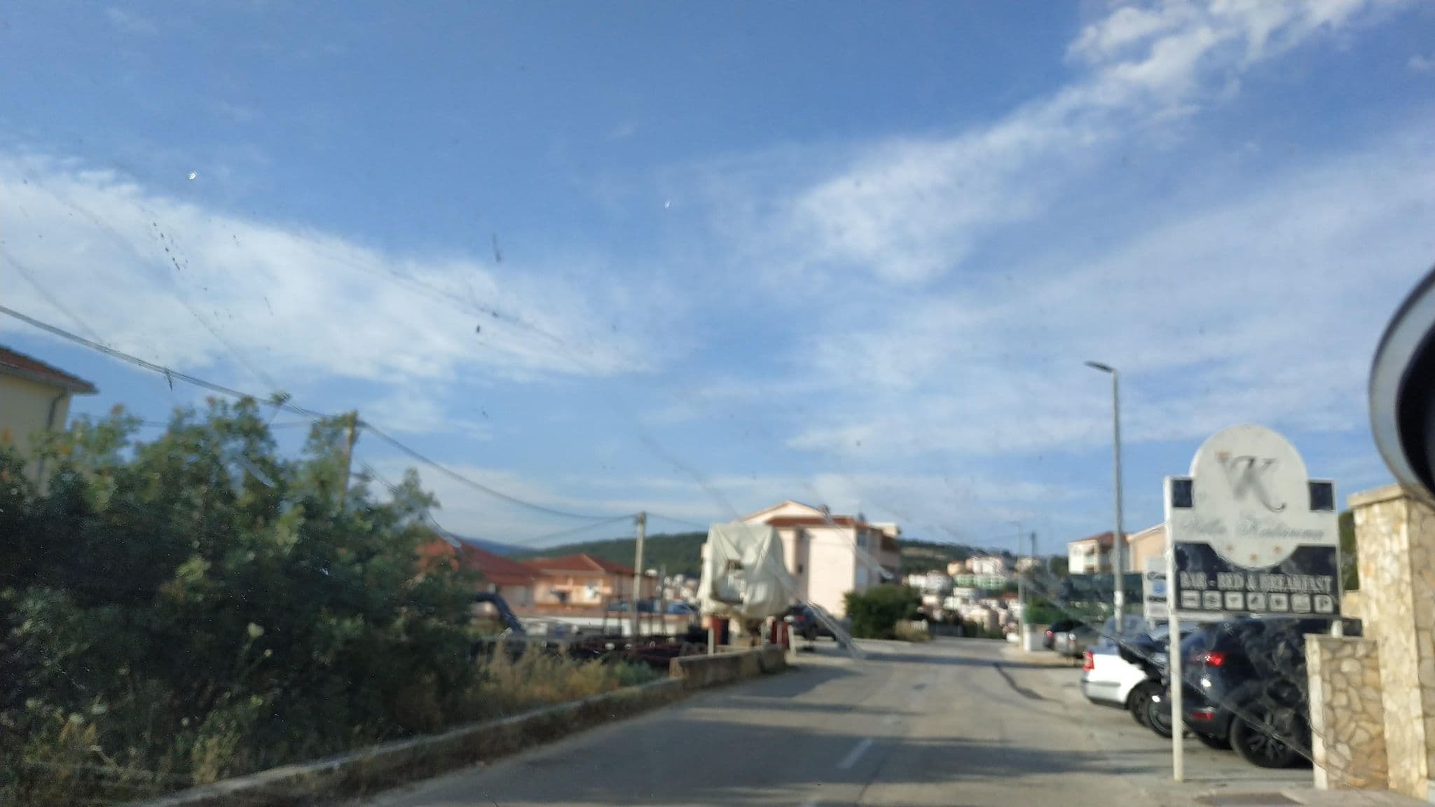 Street view near Hotel Vagabundo, Okrug Gornji — © laukinisbriedis (CC BY-SA · Mapillary)