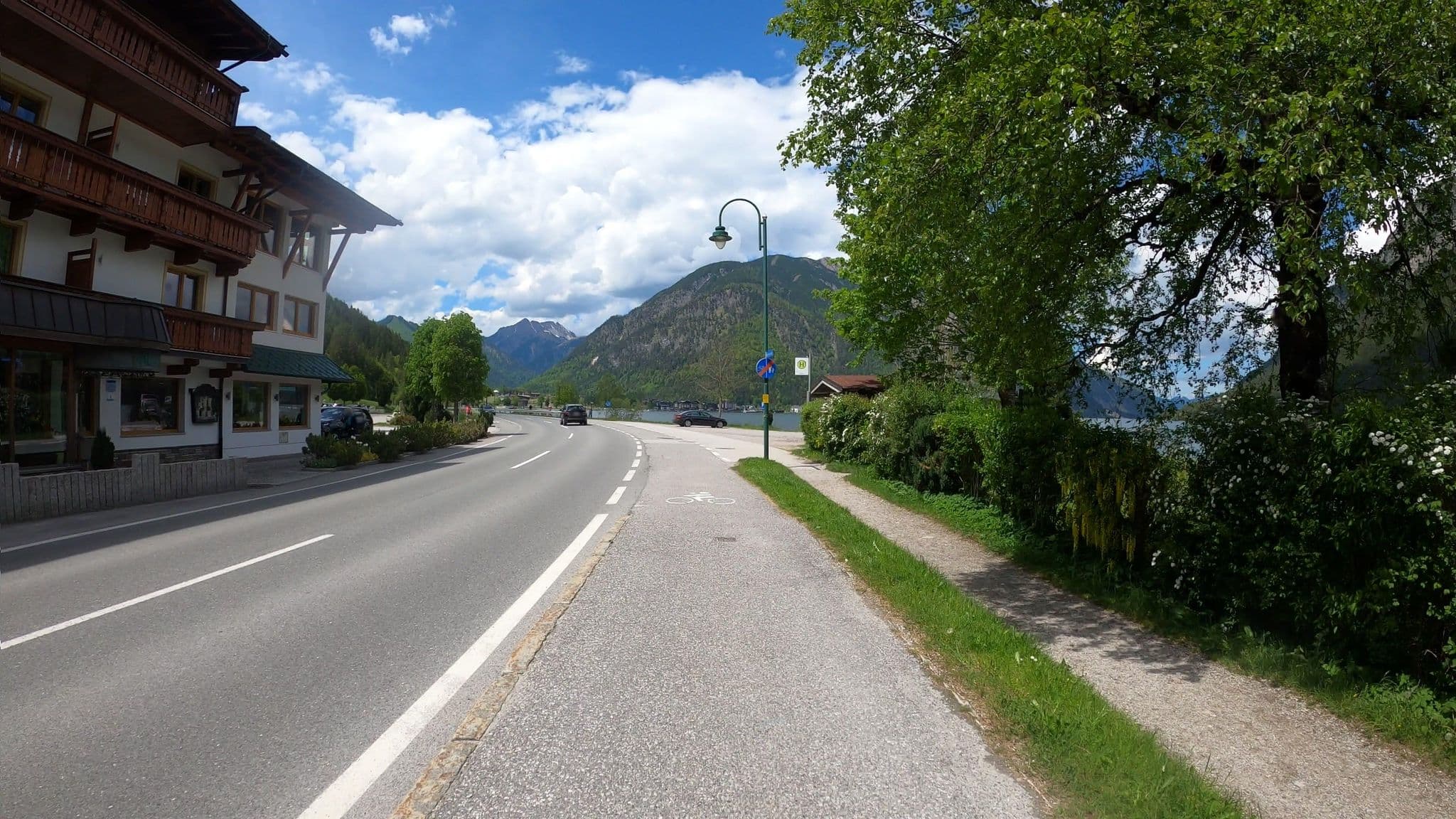Street view near Seehotel und Restaurant St. Hubertus, Maurach — © osmplus_org (CC BY-SA · Mapillary)