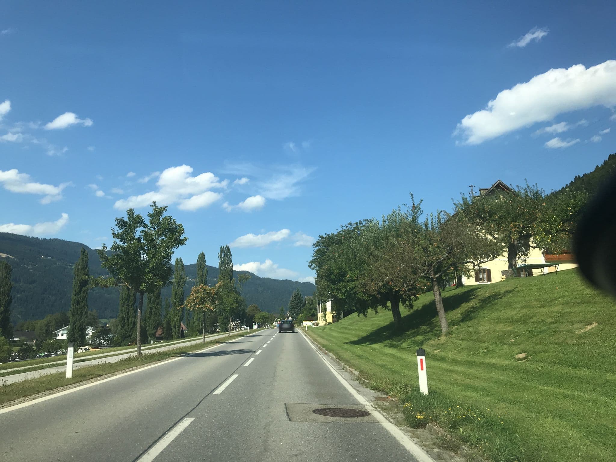 Street view near Sonnhaus - Ferienhaus am Ossiacher See, Bodensdorf — © wanderwuetiger (CC BY-SA · Mapillary)