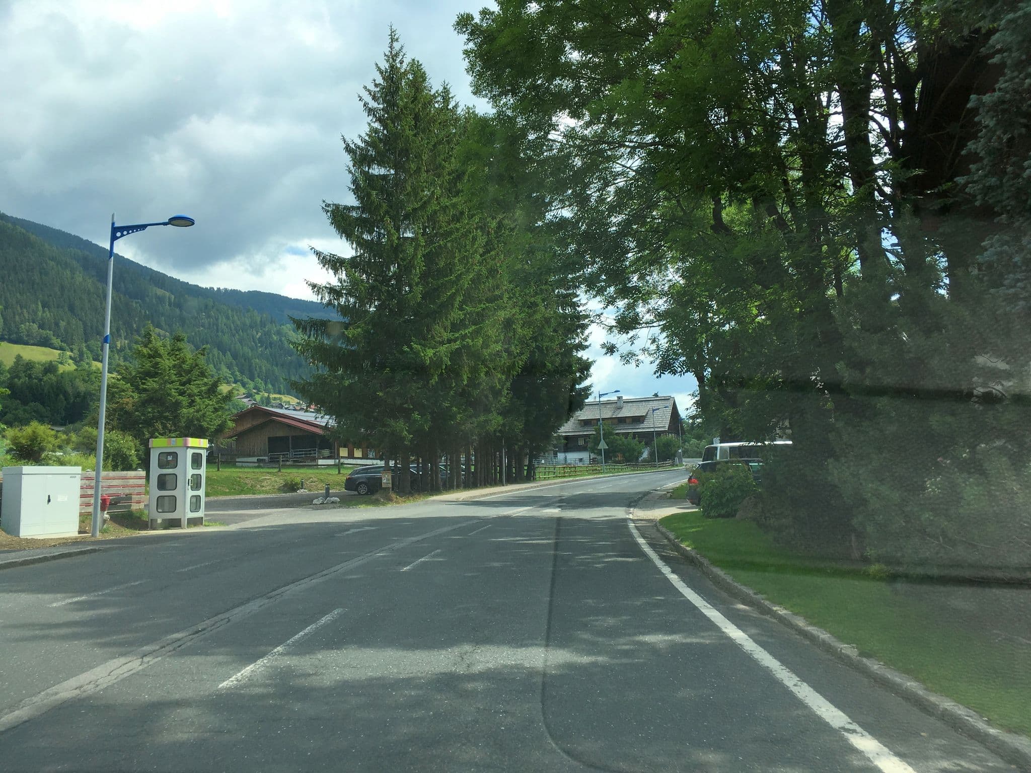 Street view near Hotel GUT Trattlerhof & Chalets, Radenthein — © istefanos (CC BY-SA · Mapillary)