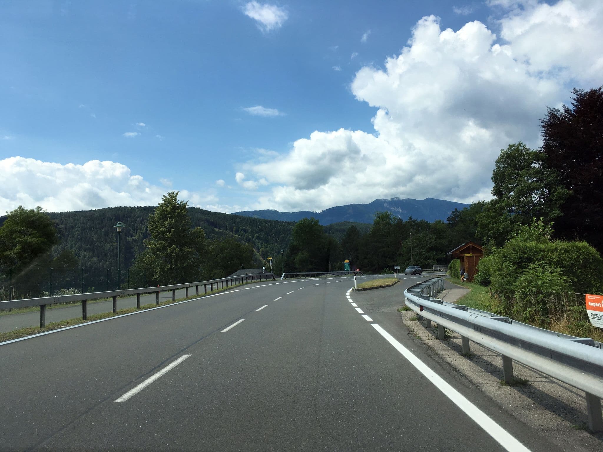 Street view near Terrassencamping Pesenthein, Döbriach — © istefanos (CC BY-SA · Mapillary)