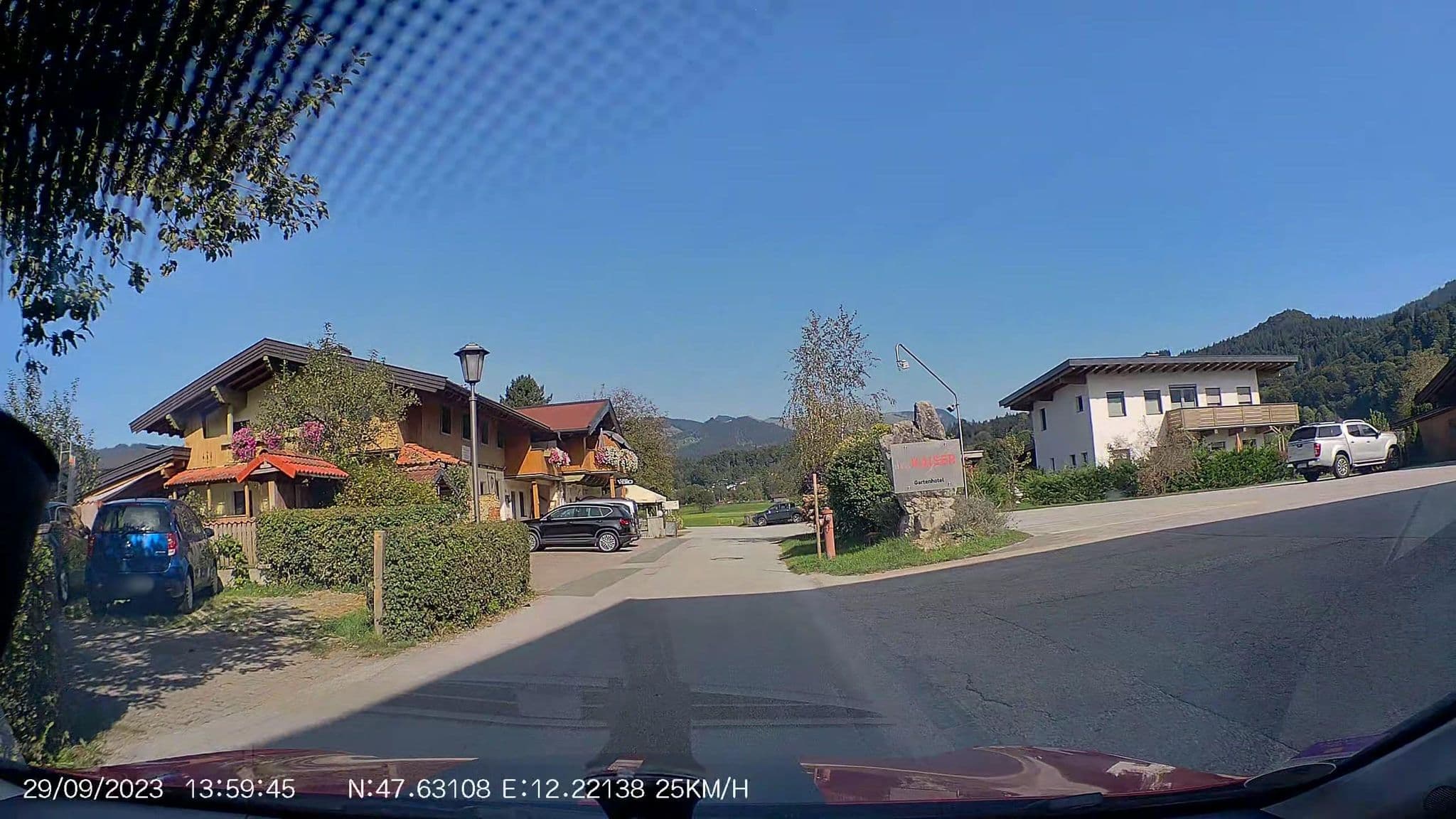 Street view near dasKAISER - Dein Gartenhotel in Tirol, Ebbs — © AR88 (CC BY-SA · Mapillary)