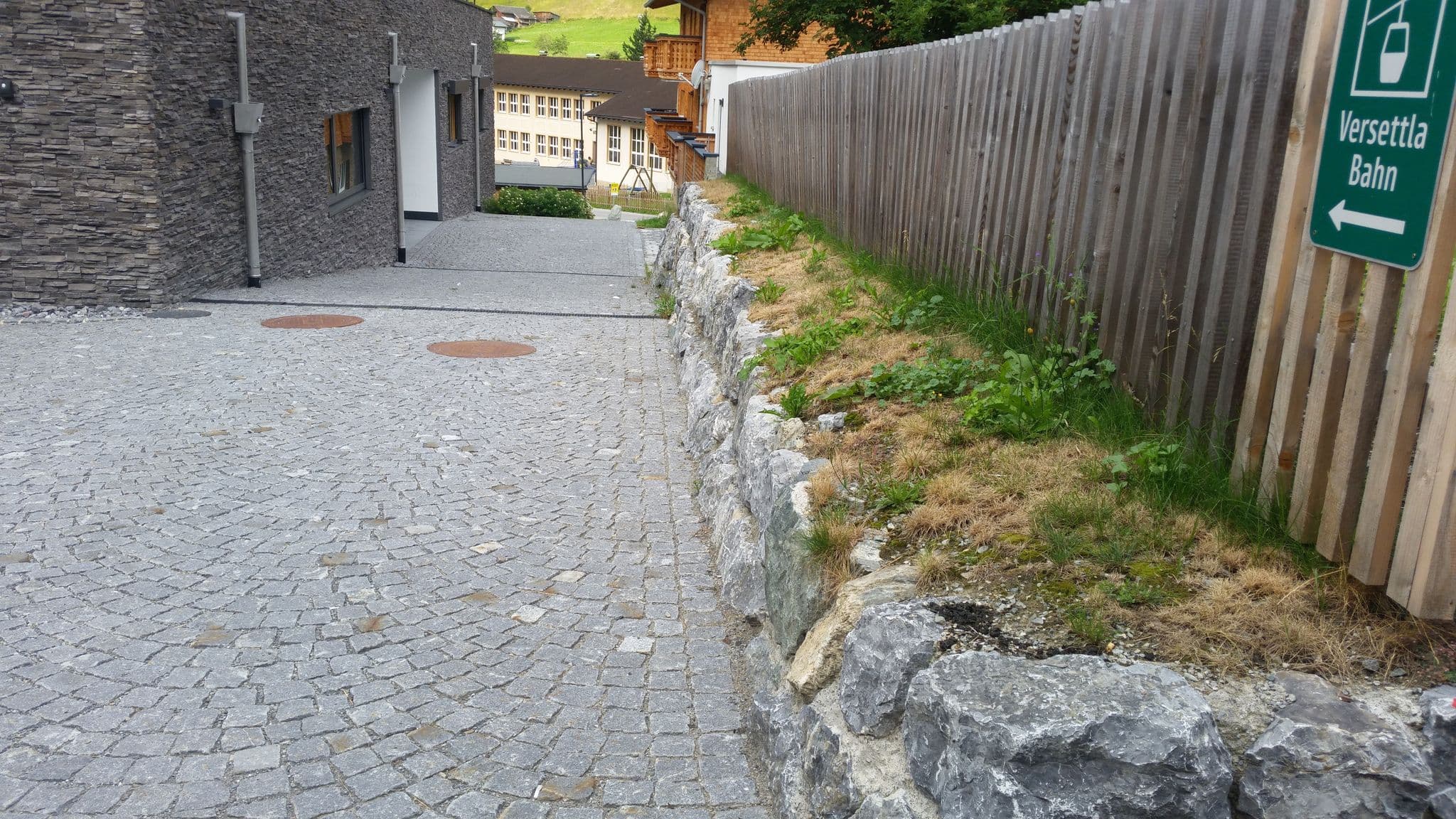 Street view near Sporthotel Chalets, Gaschurn — © consens_verkehrsplanung (CC BY-SA · Mapillary)