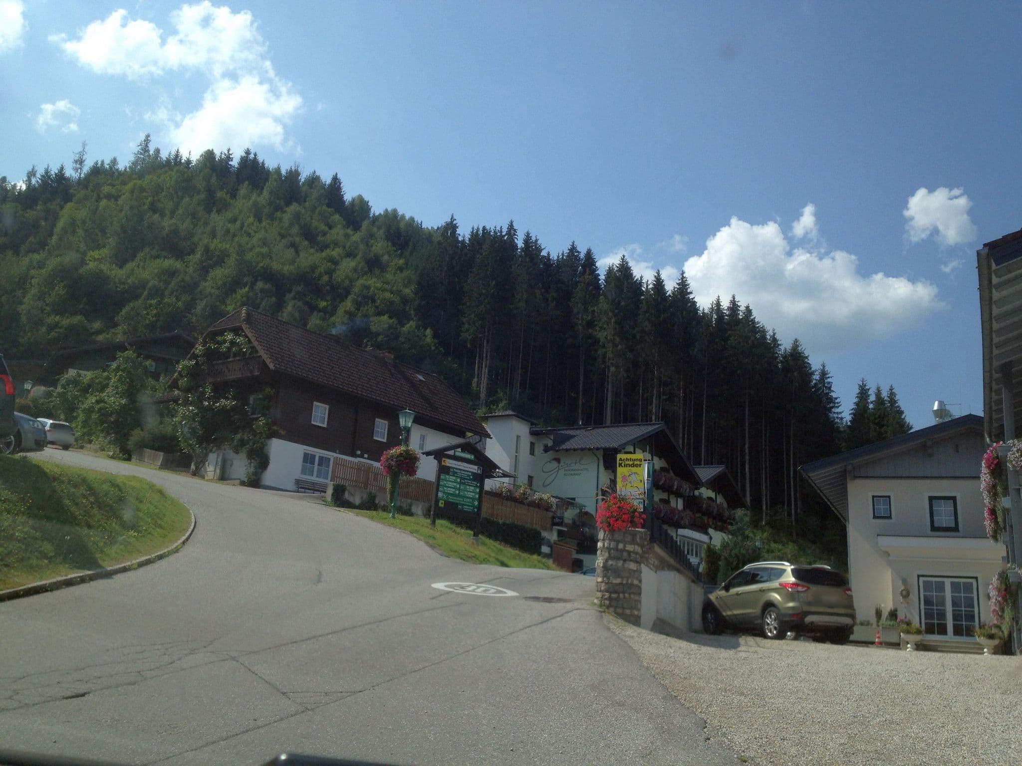 Street view near Cafe Pension Kitzer, Haus im Ennstal — © istefanos (CC BY-SA · Mapillary)