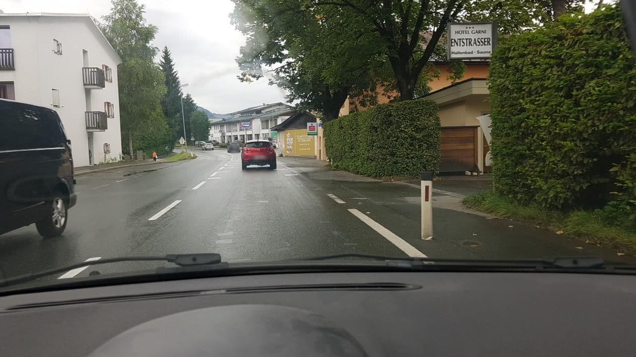 Street view near Hotel Garni Entstrasser, Kitzbühel — © mik007 (CC BY-SA · Mapillary)