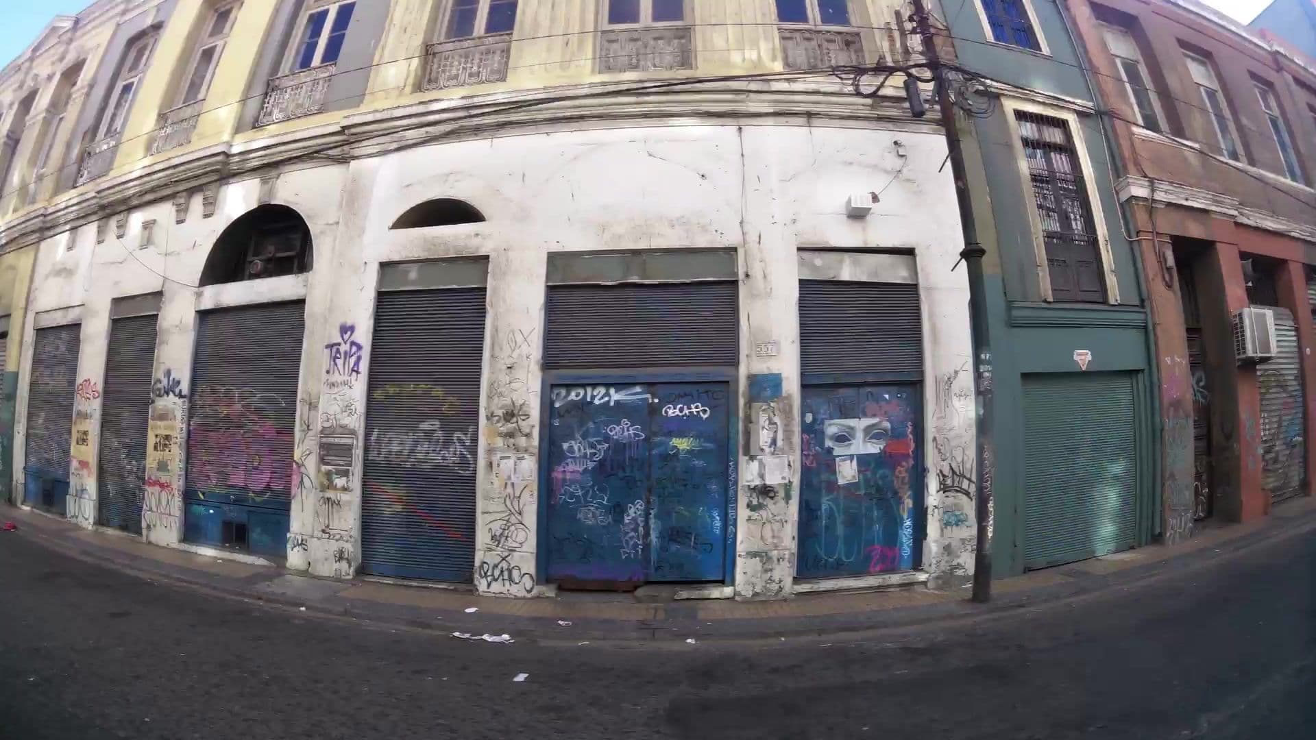 Street view near Ludwig Hostal, Valparaíso