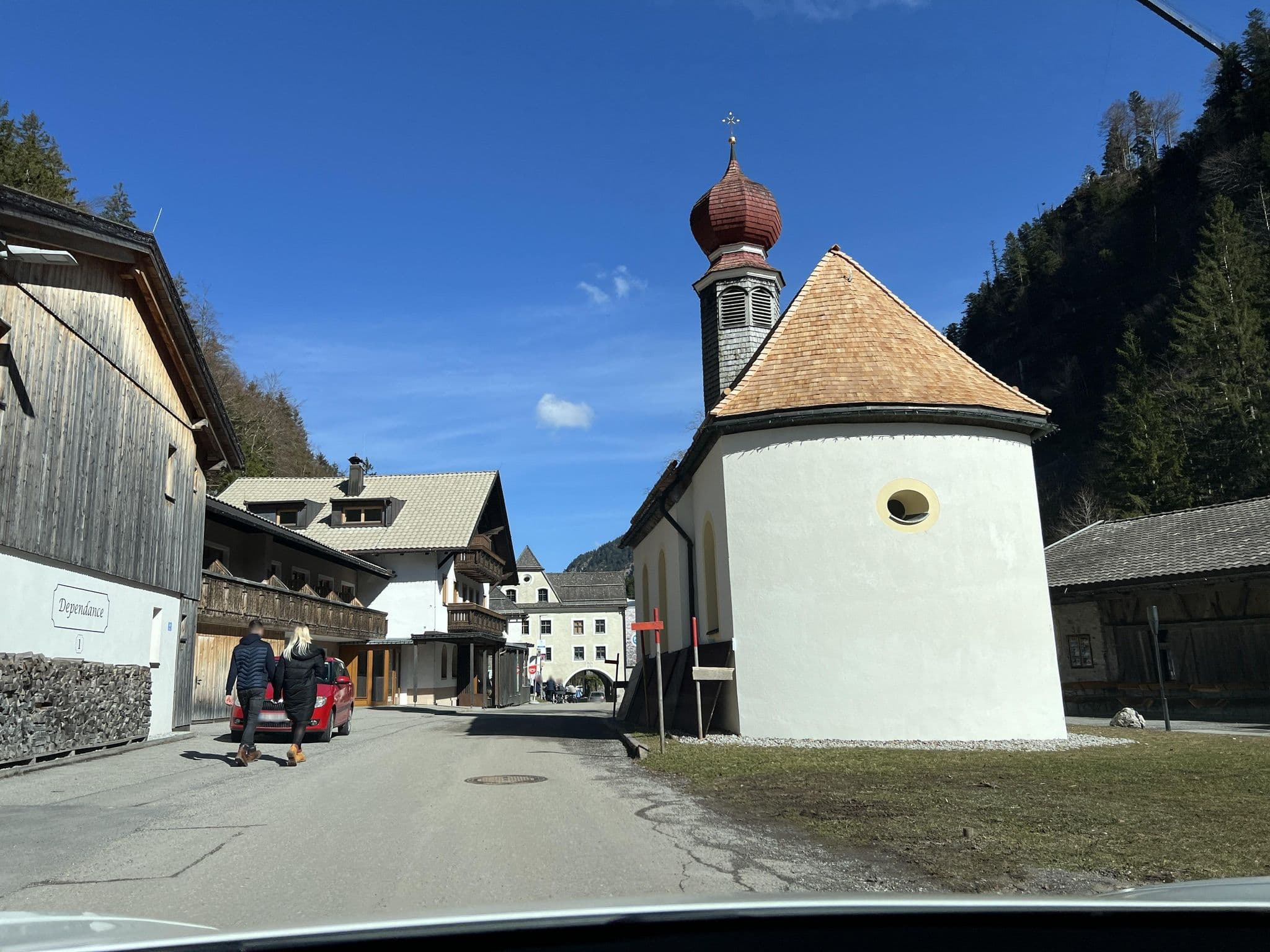 Street view near Hotel-Gasthof Klause in der Burgenwelt Ehrenberg, Reutte — © ottor (CC BY-SA · Mapillary)