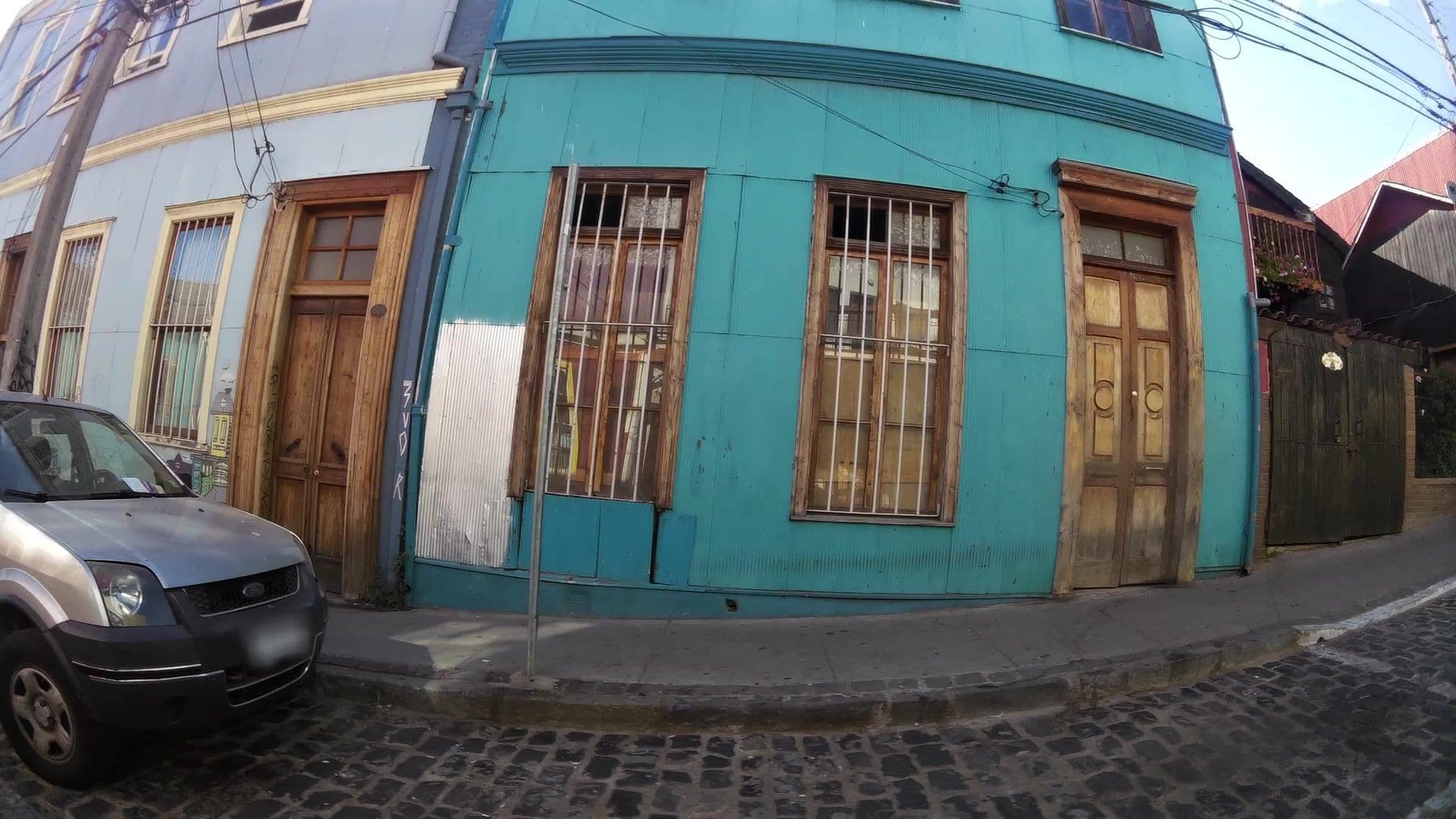 Street view near Hostal Jacaranda Home, Valparaíso