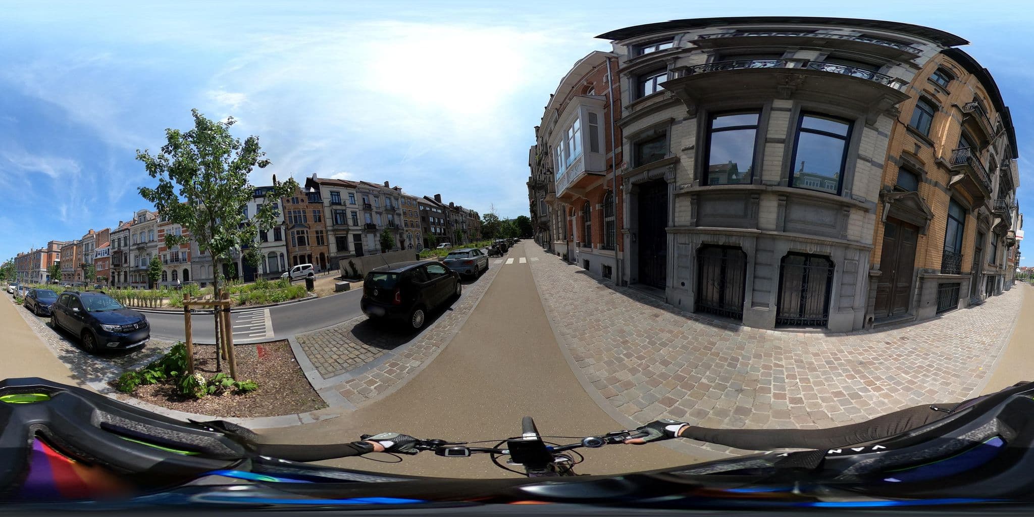Street view near B&B Le Seize, Saint-Josse-ten-Noode — © Stefdegreef (CC BY-SA · Mapillary)