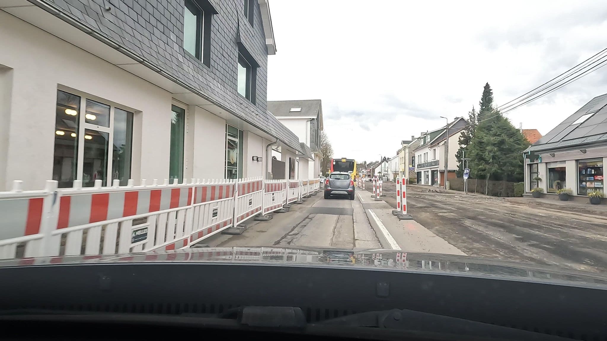 Street view near Le Roannay - Hôtel & Restaurant gastronomique, Francorchamps — © vinisa (CC BY-SA · Mapillary)