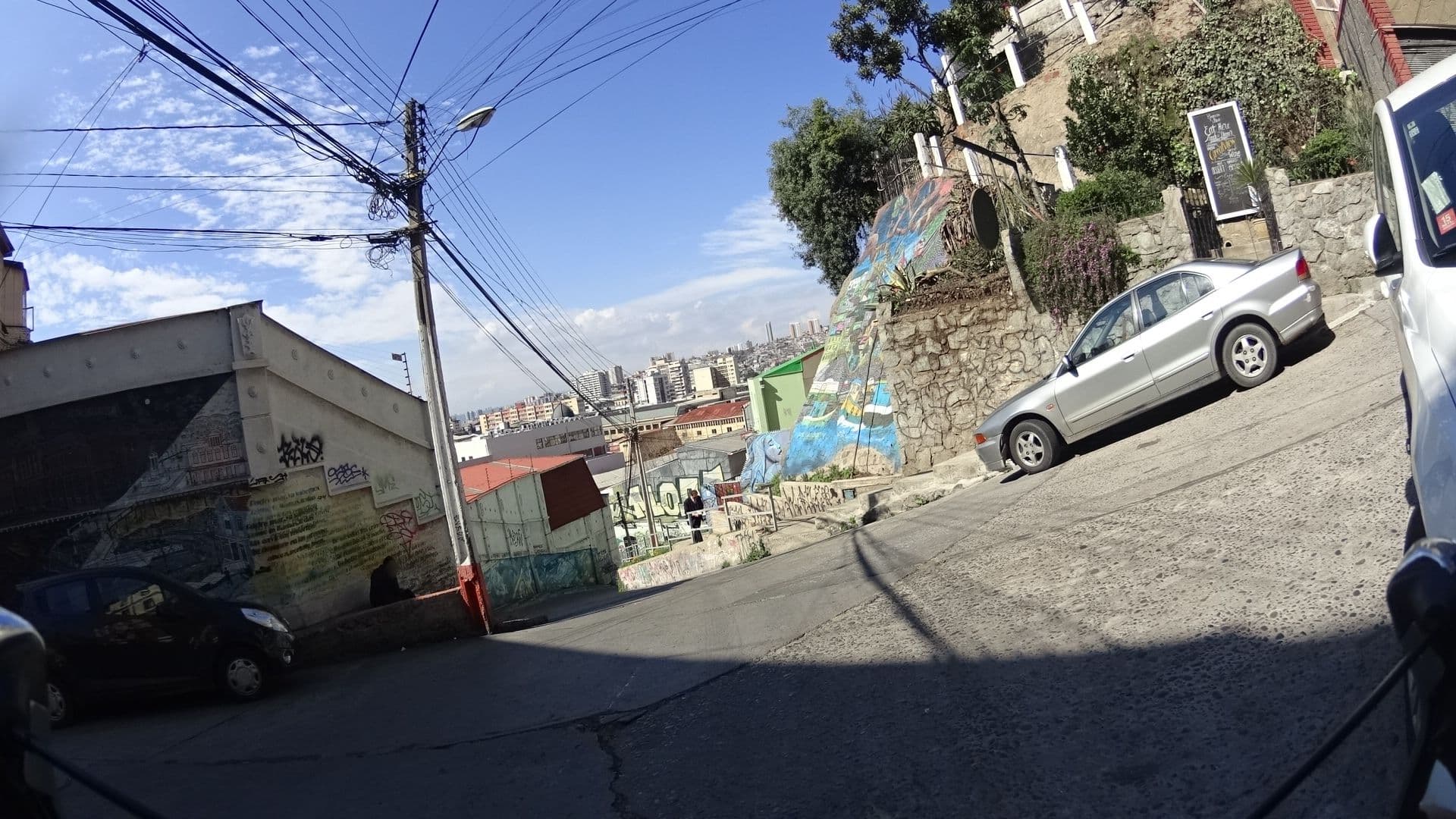 Street view near Hostal Bellavista, Valparaíso