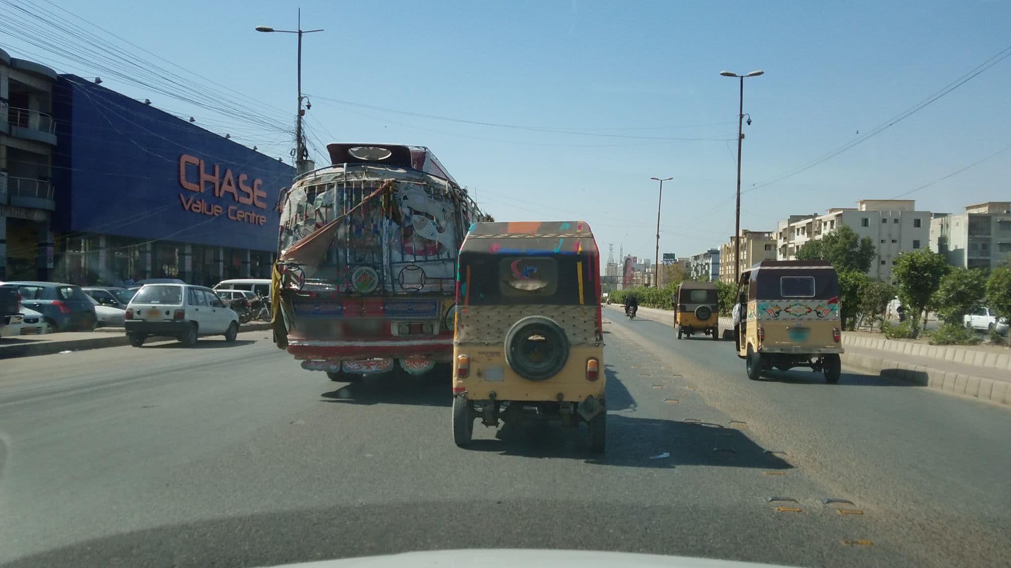 Street view near New millennium Guest House Karachi, Pakistan Employees Cooperative Housing Society — © nabamb (CC BY-SA · Mapillary)