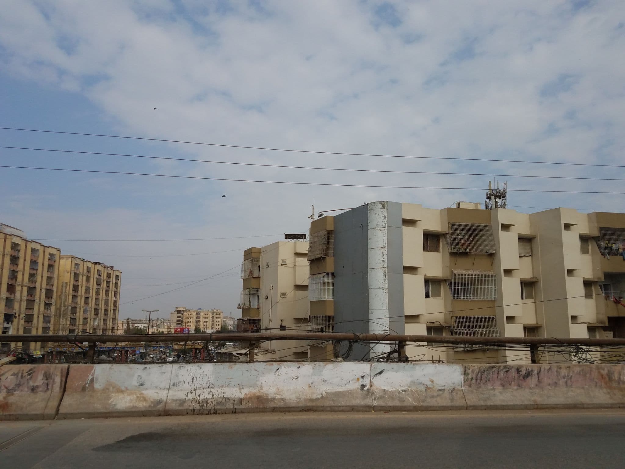 Street view near Karachi comfort inn, Pakistan Employees Cooperative Housing Society — © nabamb (CC BY-SA · Mapillary)