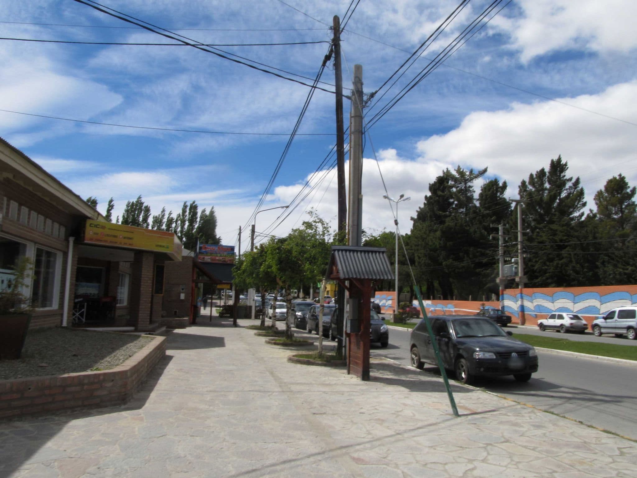 Street view near Red House Hostel - Calafate, Patagonia, El Calafate — © sk53 (CC BY-SA · Mapillary)