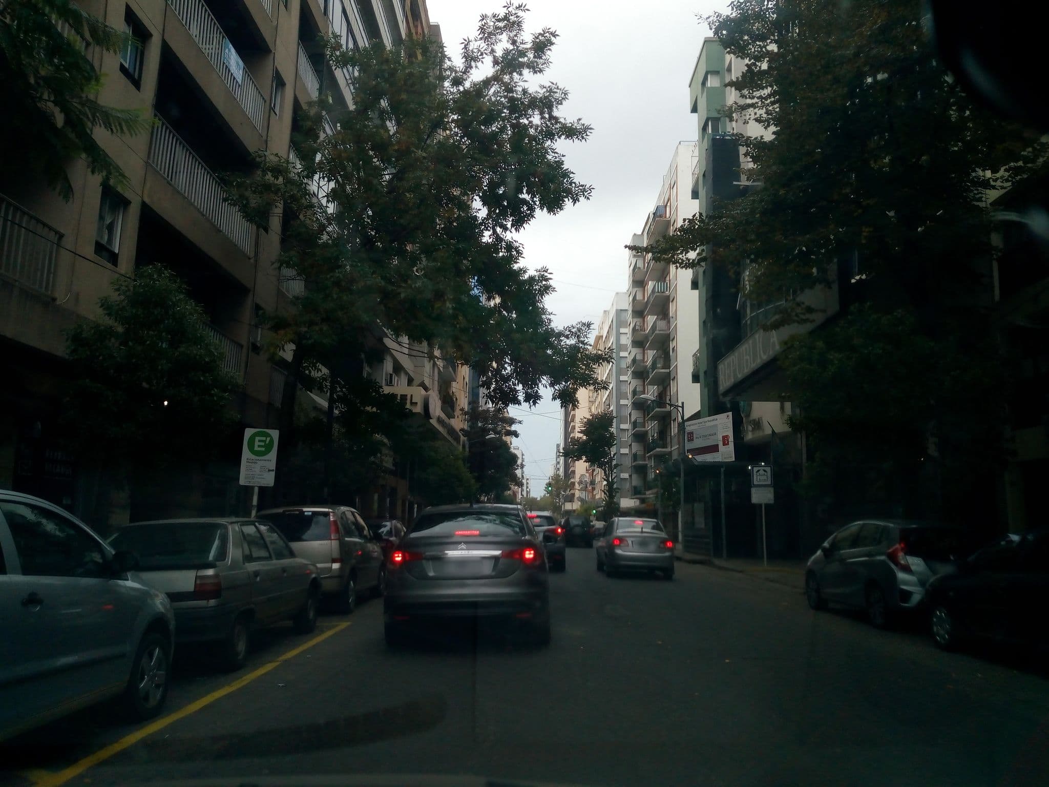 Street view near Hotel Spa República, Mar del Plata — © nicfer (CC BY-SA · Mapillary)