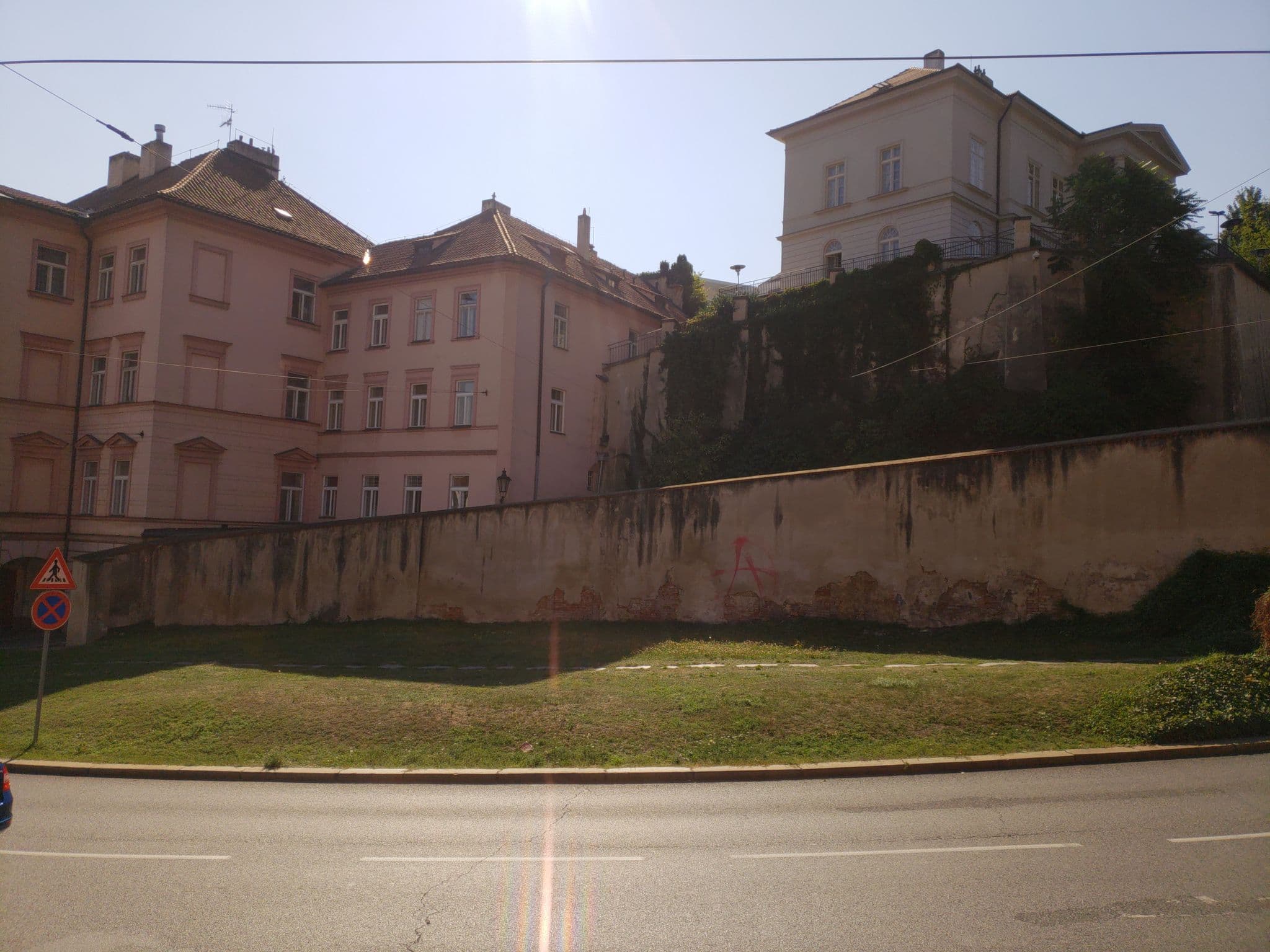 Street view near Hoffmeister Depandance, Malá Strana — © mapfool (CC BY-SA · Mapillary)