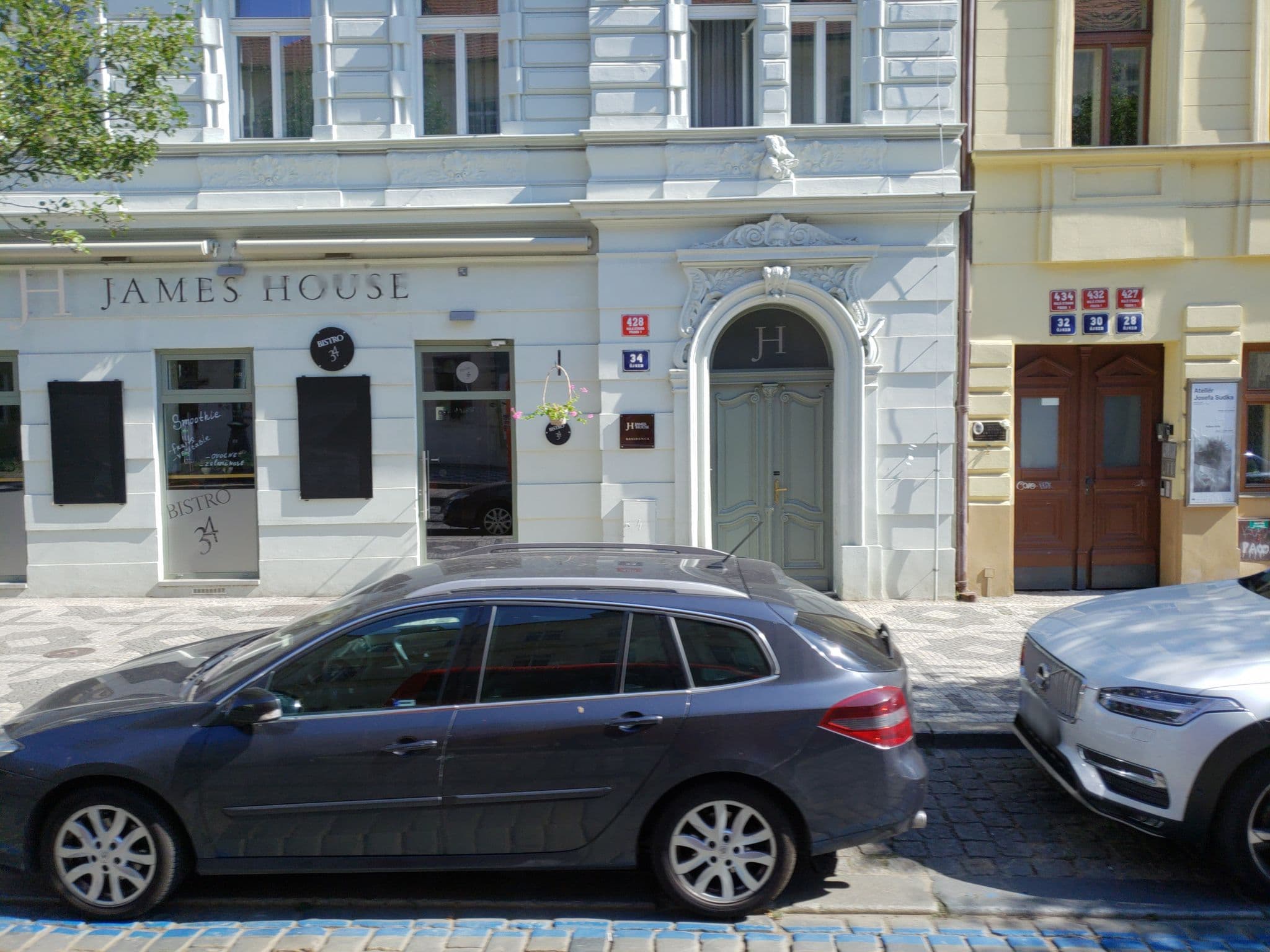 Street view near James Hotel & Apartments, Malá Strana — © mapfool (CC BY-SA · Mapillary)