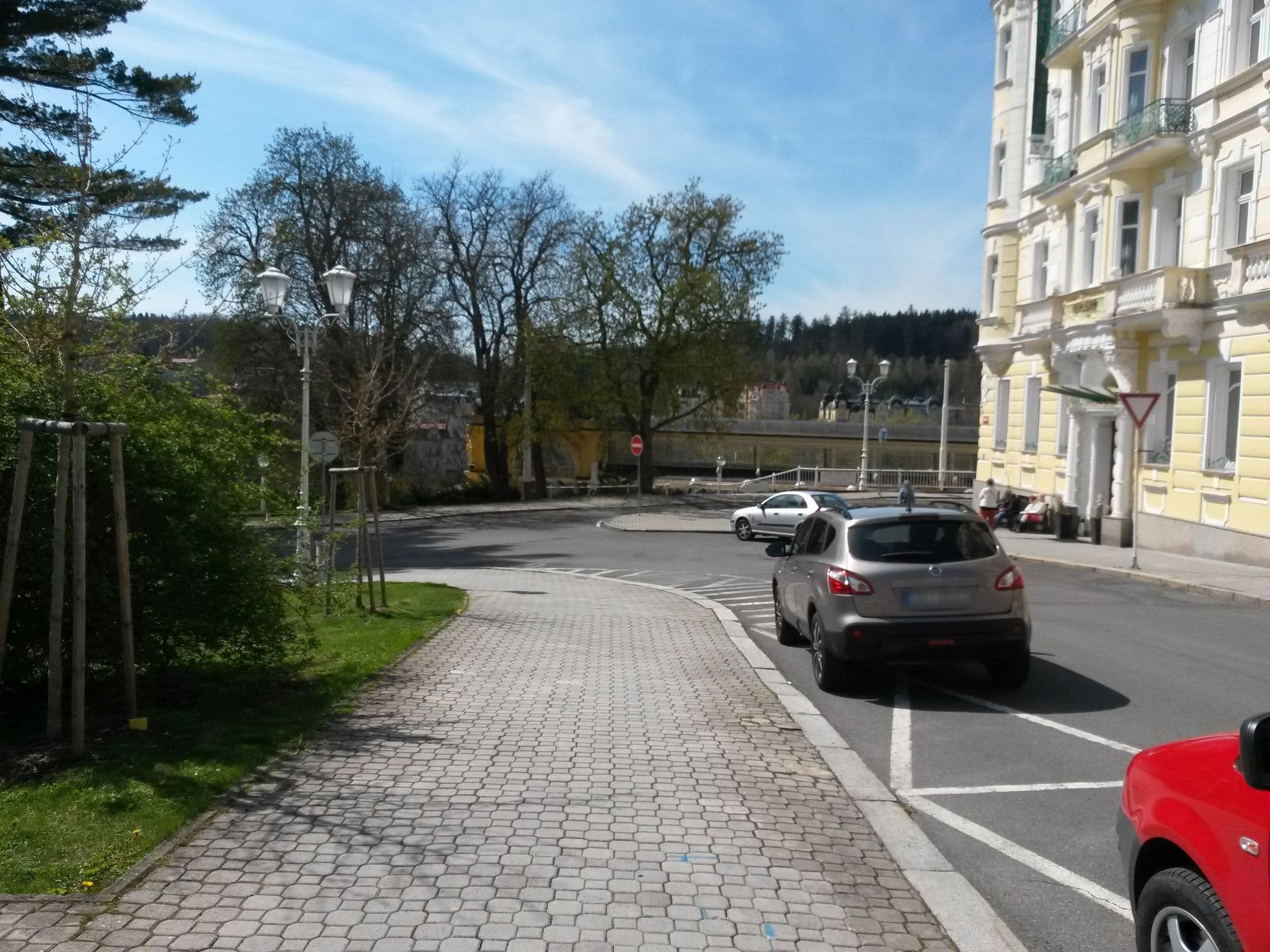 Street view near Lázeňský dům PARIS, Mariánské Lázně — © rausk (CC BY-SA · Mapillary)
