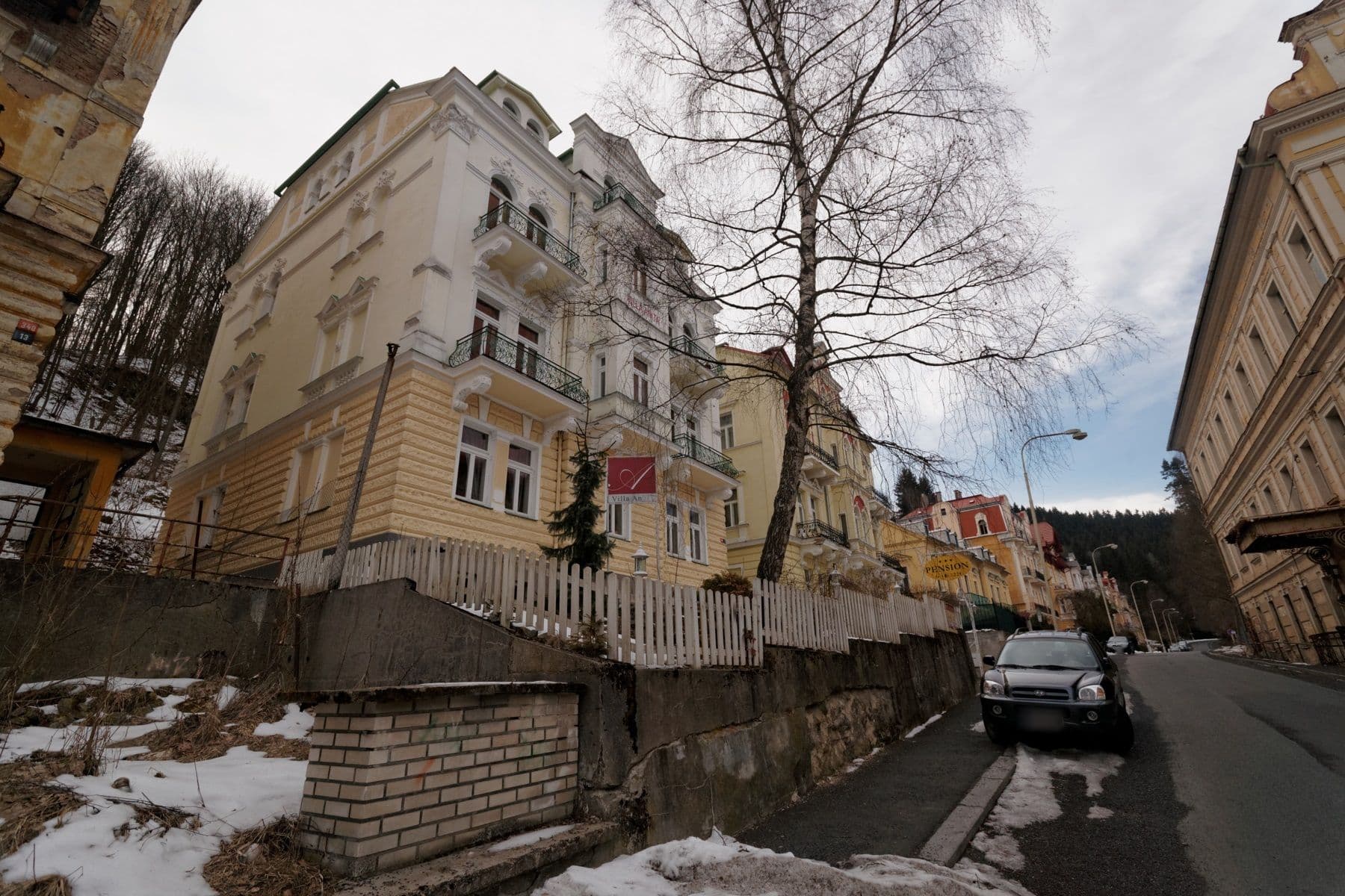 Street view near Pension Villa Anita, Mariánské Lázně — © txllxt (CC BY-SA · Mapillary)