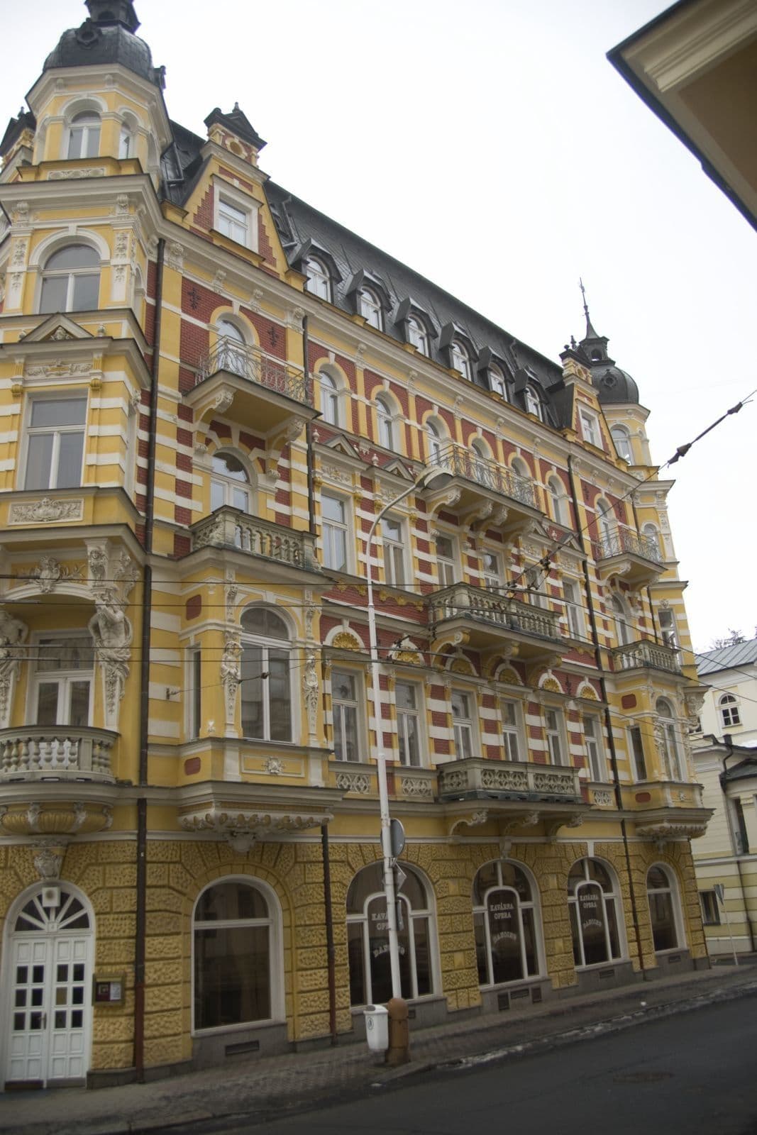 Street view near Danubis Hotel, Mariánské Lázně — © txllxt (CC BY-SA · Mapillary)