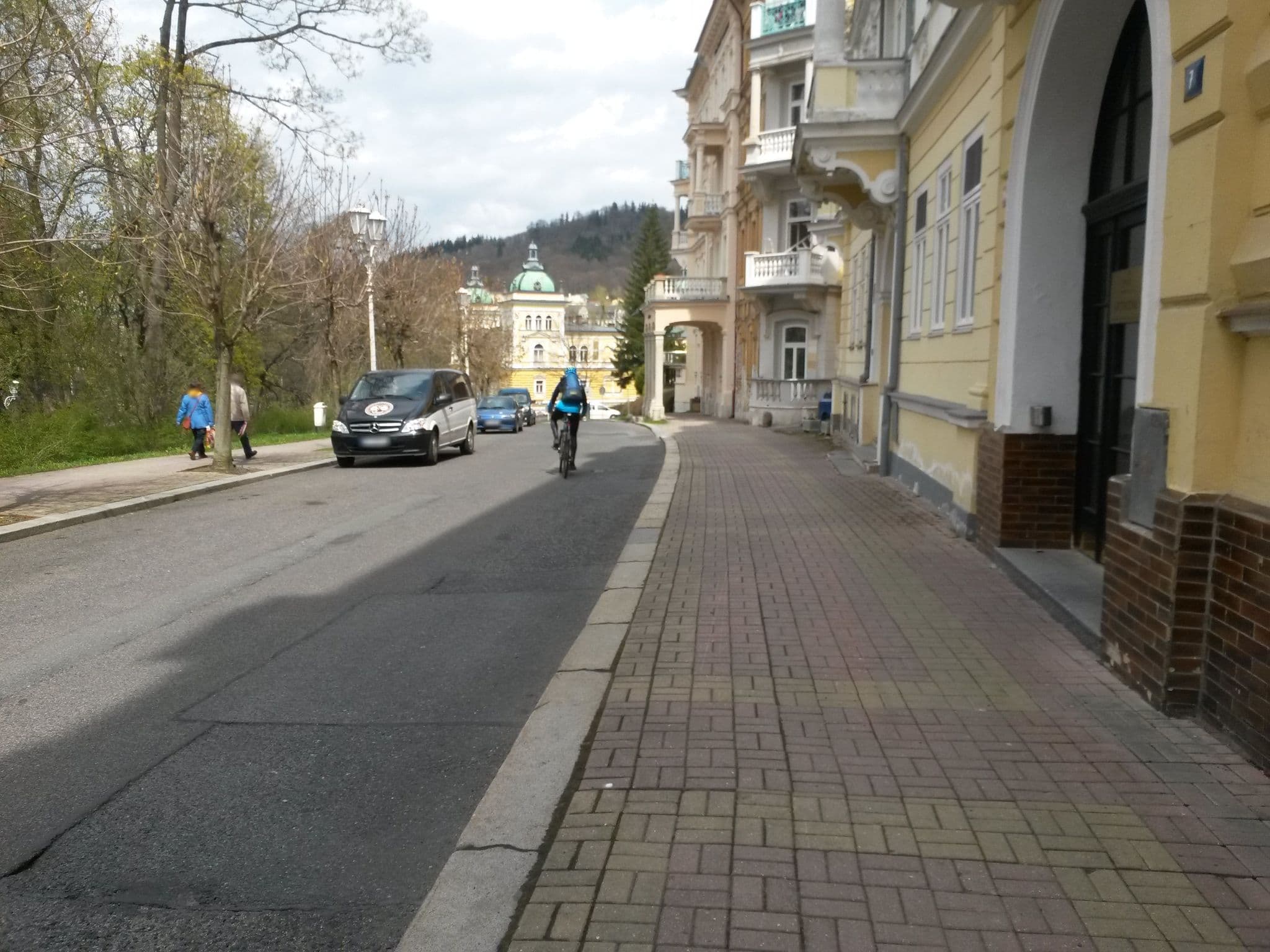 Street view near Hotel Zlatý Zámek, Mariánské Lázně — © rausk (CC BY-SA · Mapillary)