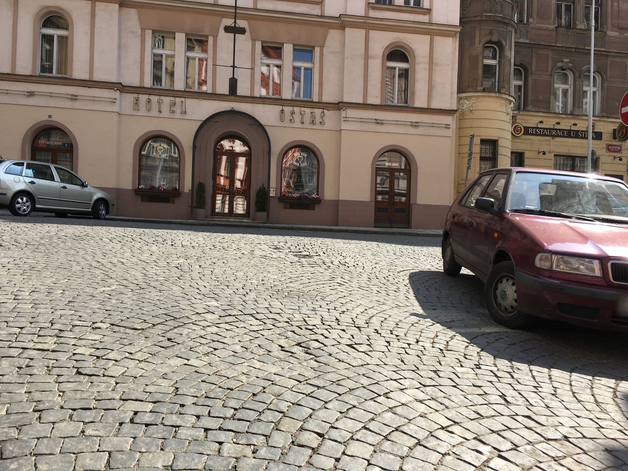 Street view near Hotel Ostaš Praha, Žižkov — © gness (CC BY-SA · Mapillary)
