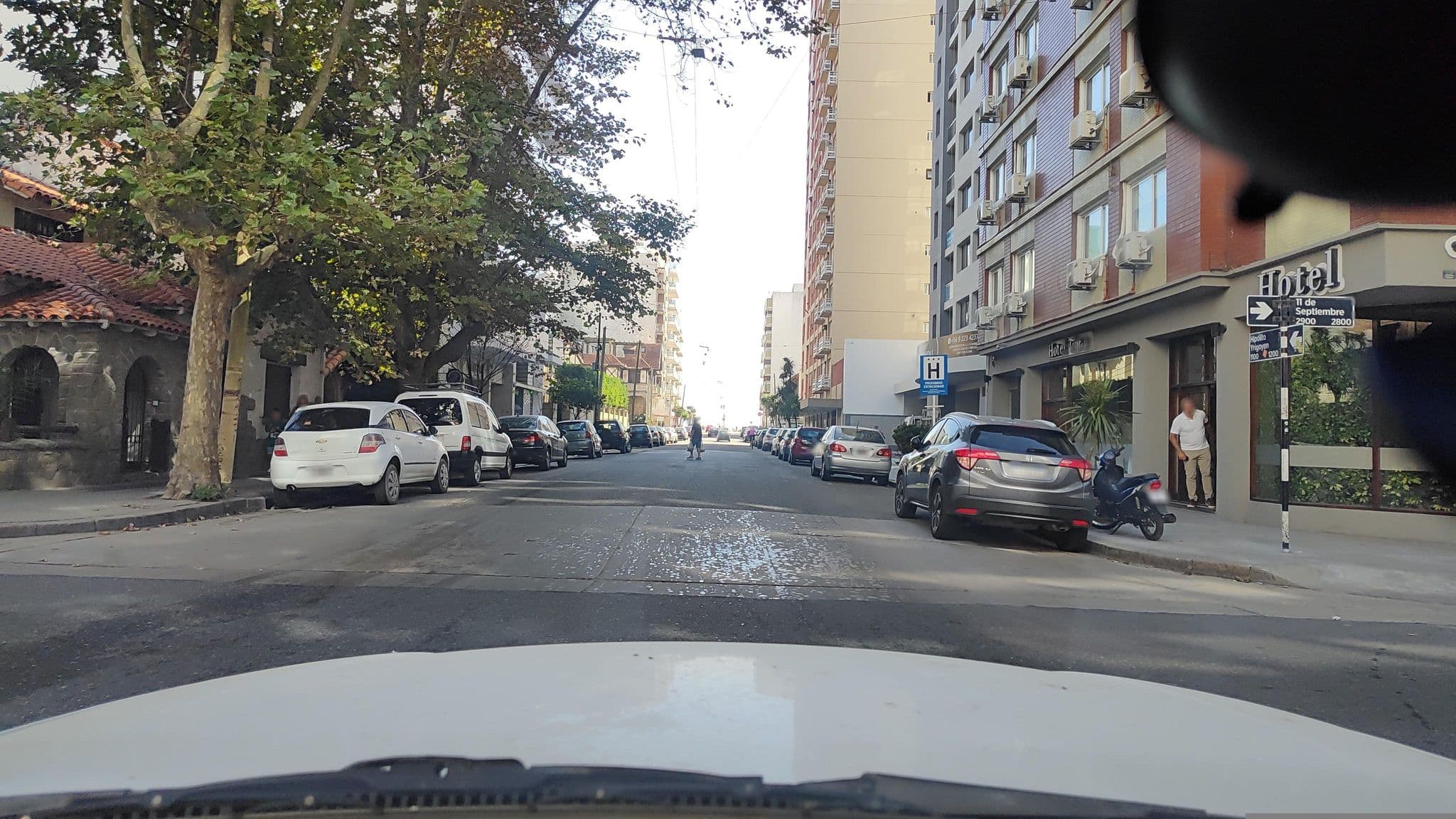 Street view near Hotel Traful, Mar del Plata — © Kaart_Local (CC BY-SA · Mapillary)