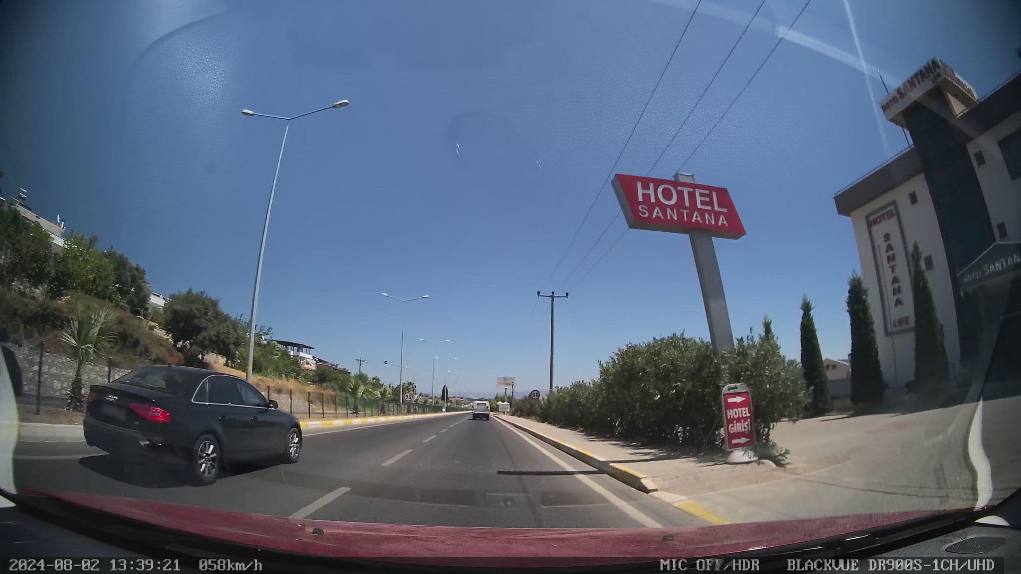 Street view near Hotel Santana Life, Altınoluk — © unen (CC BY-SA · Mapillary)