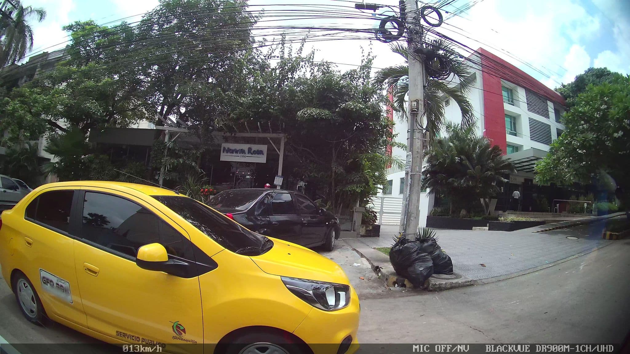 Street view near Hotel Washington Plaza, Barranquilla — © kaart_2 (CC BY-SA · Mapillary)