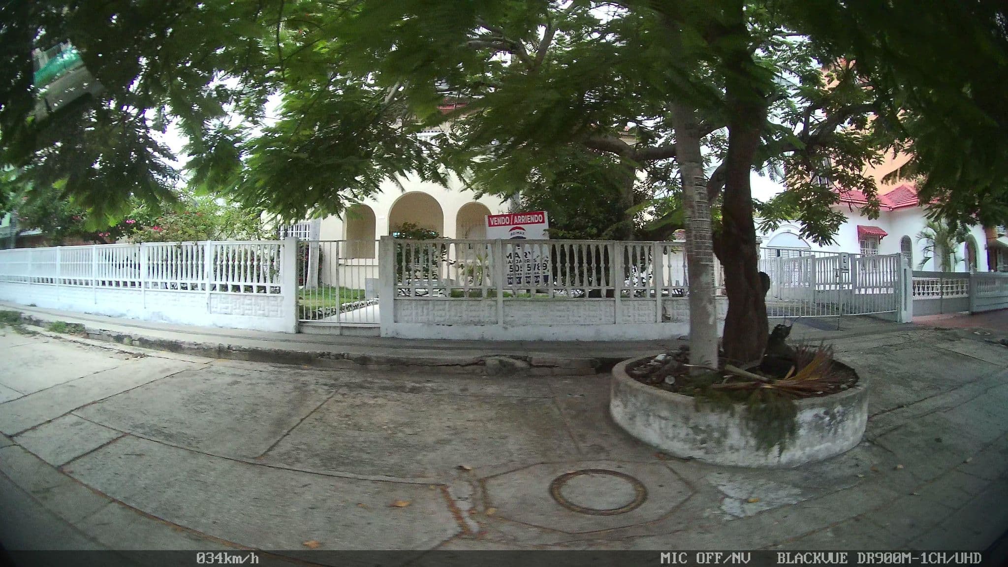 Street view near Apartahotel Torre Del Prado, Barranquilla — © kaart_2 (CC BY-SA · Mapillary)