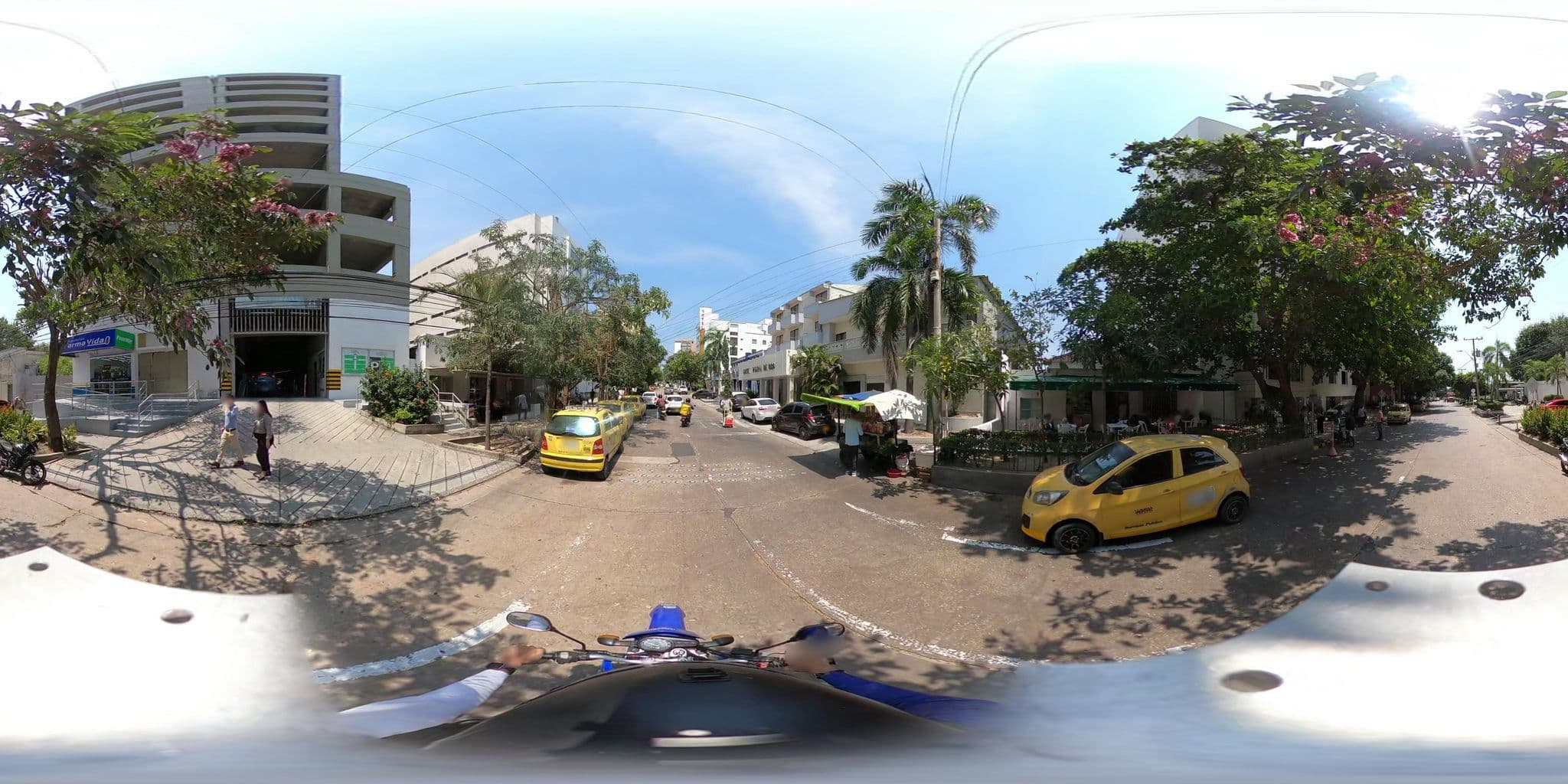 Street view near Hotel Puerta de Oro, Barranquilla — © SRCC (CC BY-SA · Mapillary)