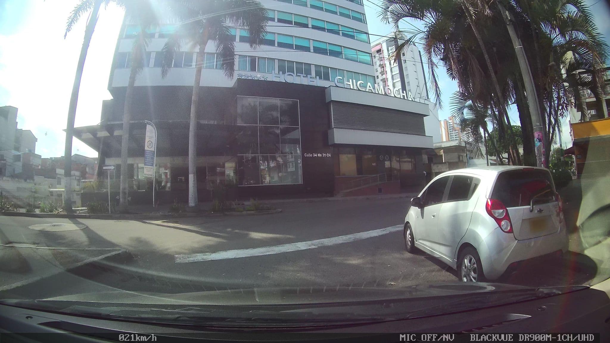 Street view near Hotel Chicamocha Bucaramanga, Bucaramanga — © kaart_2 (CC BY-SA · Mapillary)