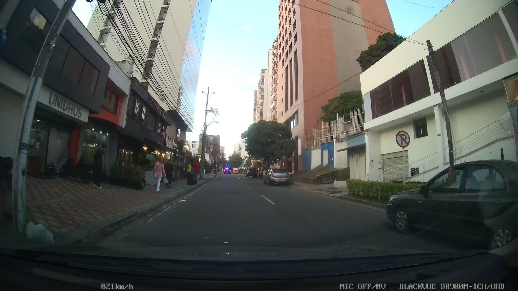 Street view near Bga Hotel, Bucaramanga — © kaart_2 (CC BY-SA · Mapillary)