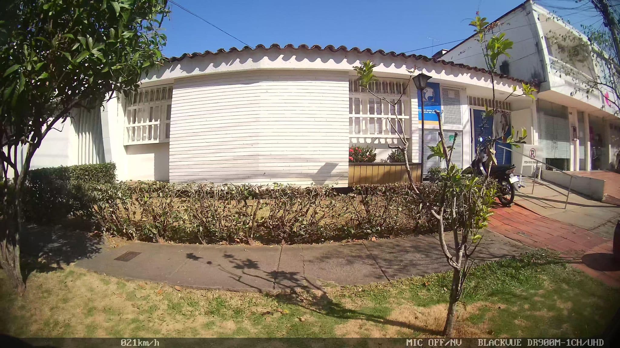 Street view near Hotel Palonegro, Bucaramanga — © kaart_2 (CC BY-SA · Mapillary)