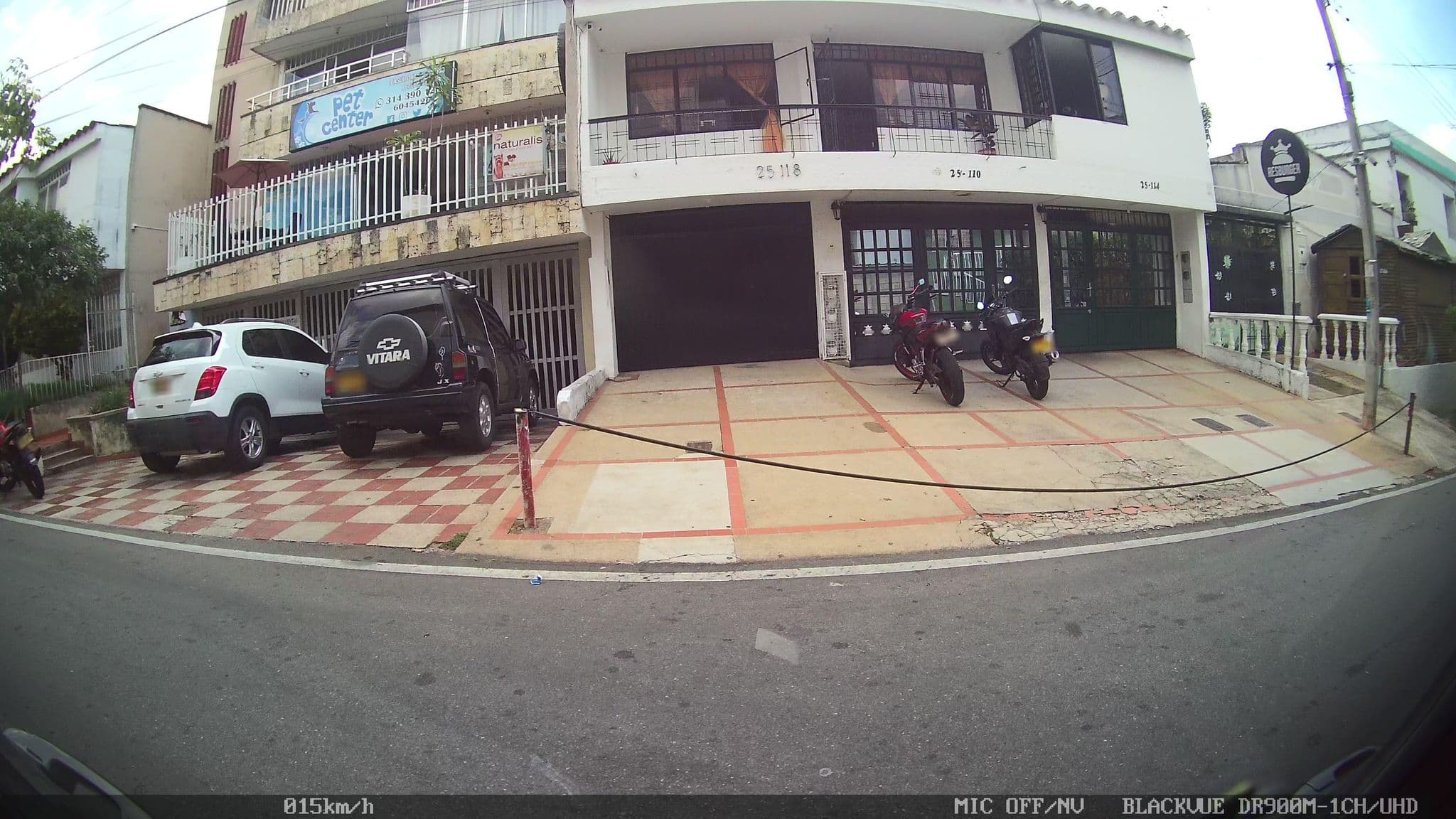 Street view near Hotel Getsemaní BGA, Bucaramanga — © kaart_2 (CC BY-SA · Mapillary)