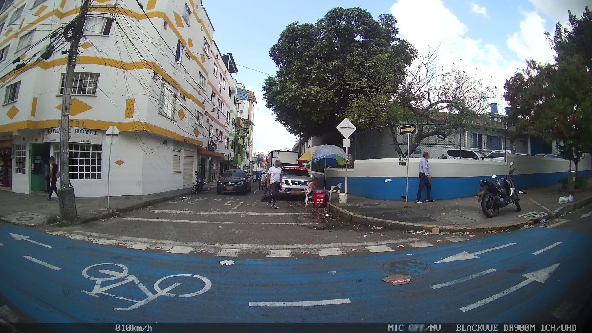 Street view near Hotel Bucaramanga, Bucaramanga — © kaart_2 (CC BY-SA · Mapillary)
