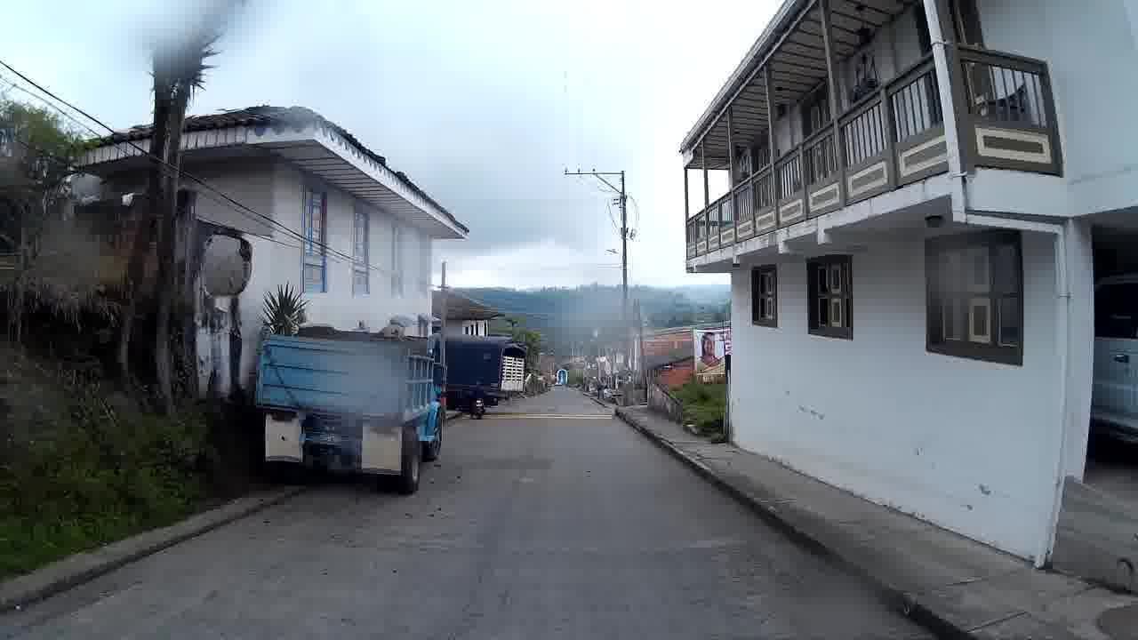 Street view near Aparta Hotel Encanto Inn, Filandia — © ccossio (CC BY-SA · Mapillary)