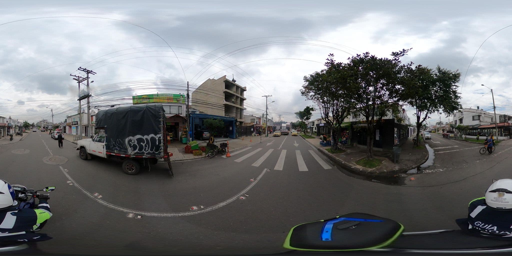 Street view near Hotel Boutique Durán/Alojamiento Corporativo cerca al Aeropuerto, Kennedy — © rbolivar (CC BY-SA · Mapillary)