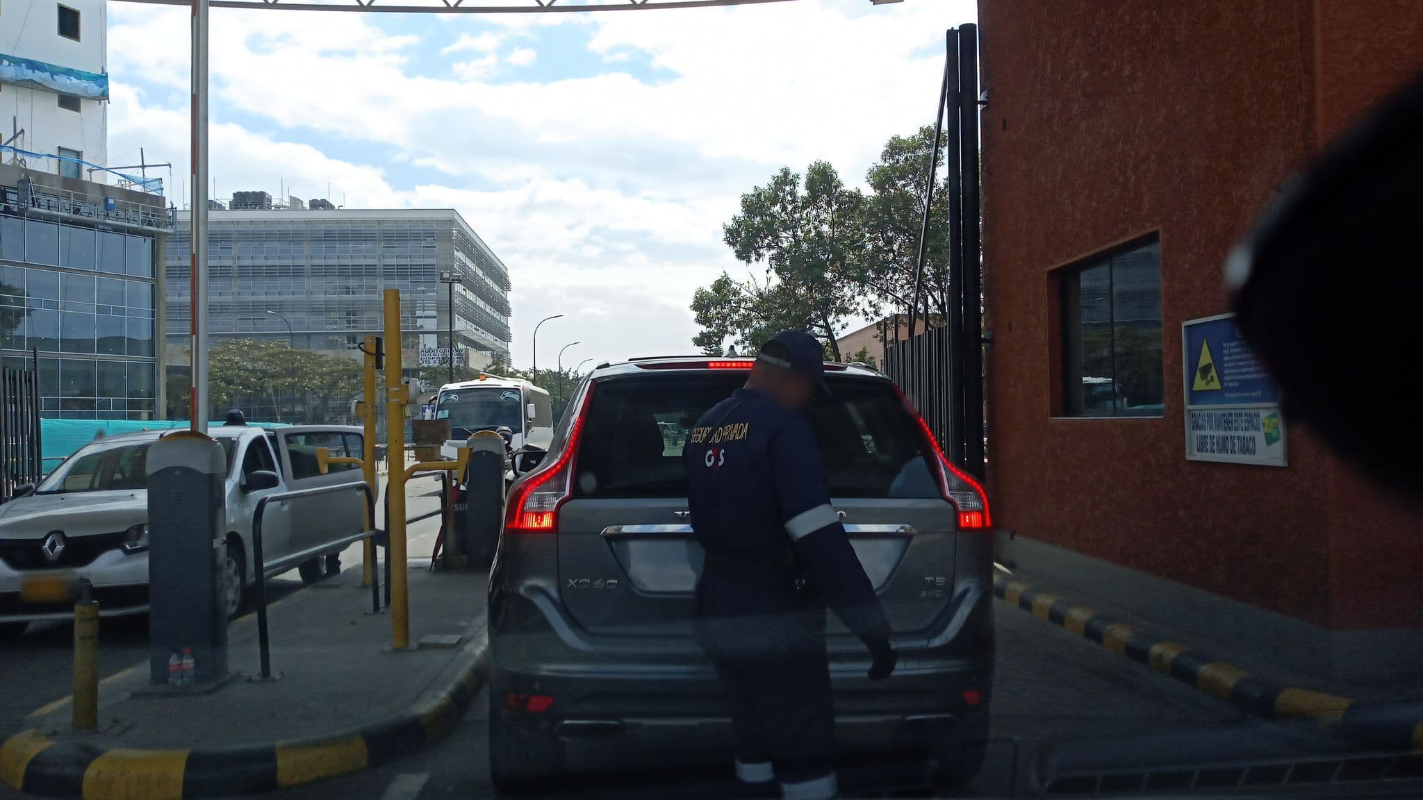Street view near Hotel Distrito ZF, Kennedy — © expertoslanix (CC BY-SA · Mapillary)