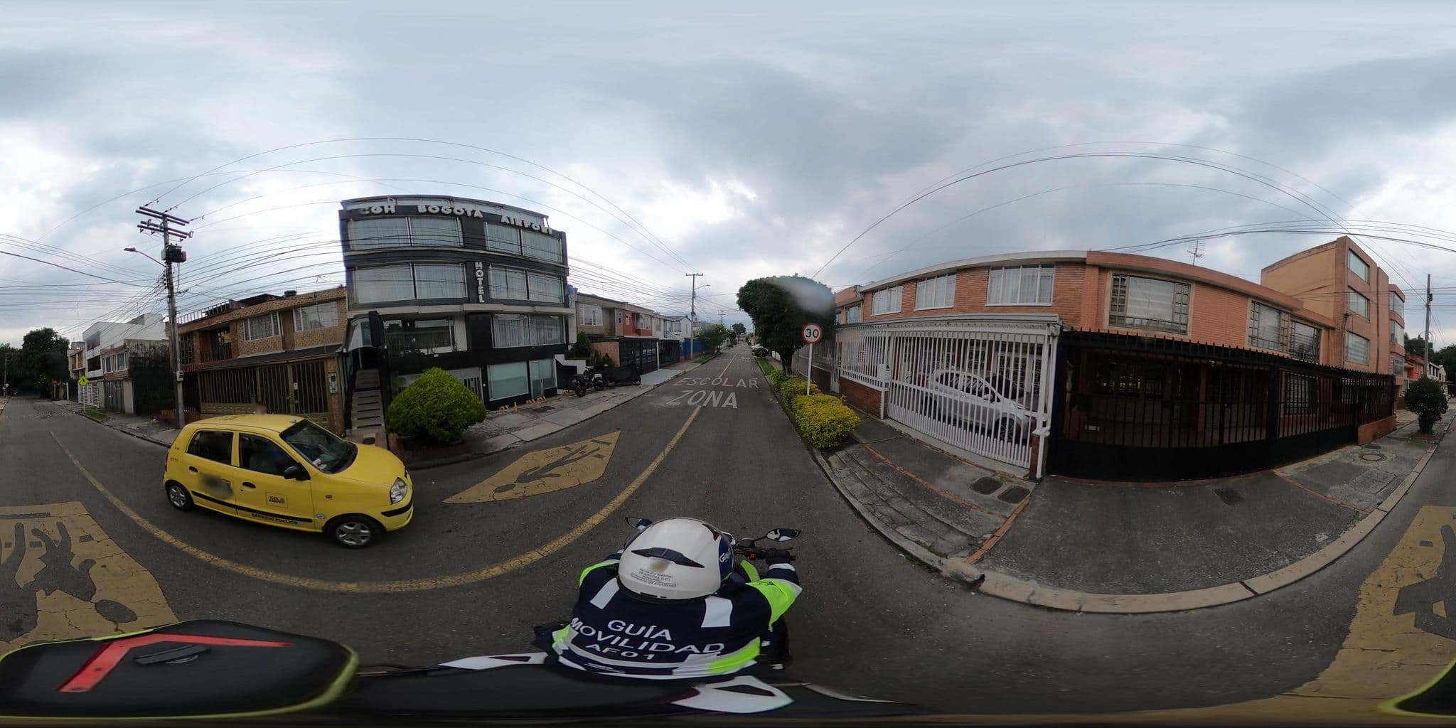 Street view near Hotel CGH Bogotá Airport, Kennedy — © rbolivar (CC BY-SA · Mapillary)