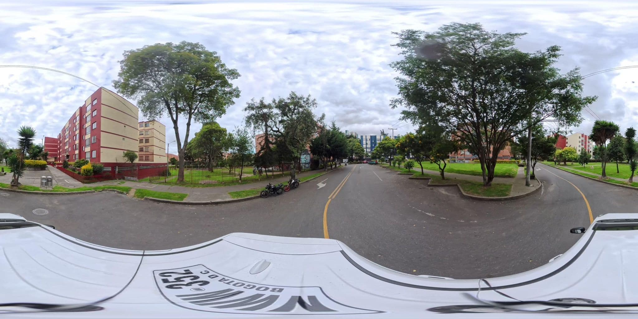 Street view near Donde Emi, Kennedy — © cgalindop (CC BY-SA · Mapillary)