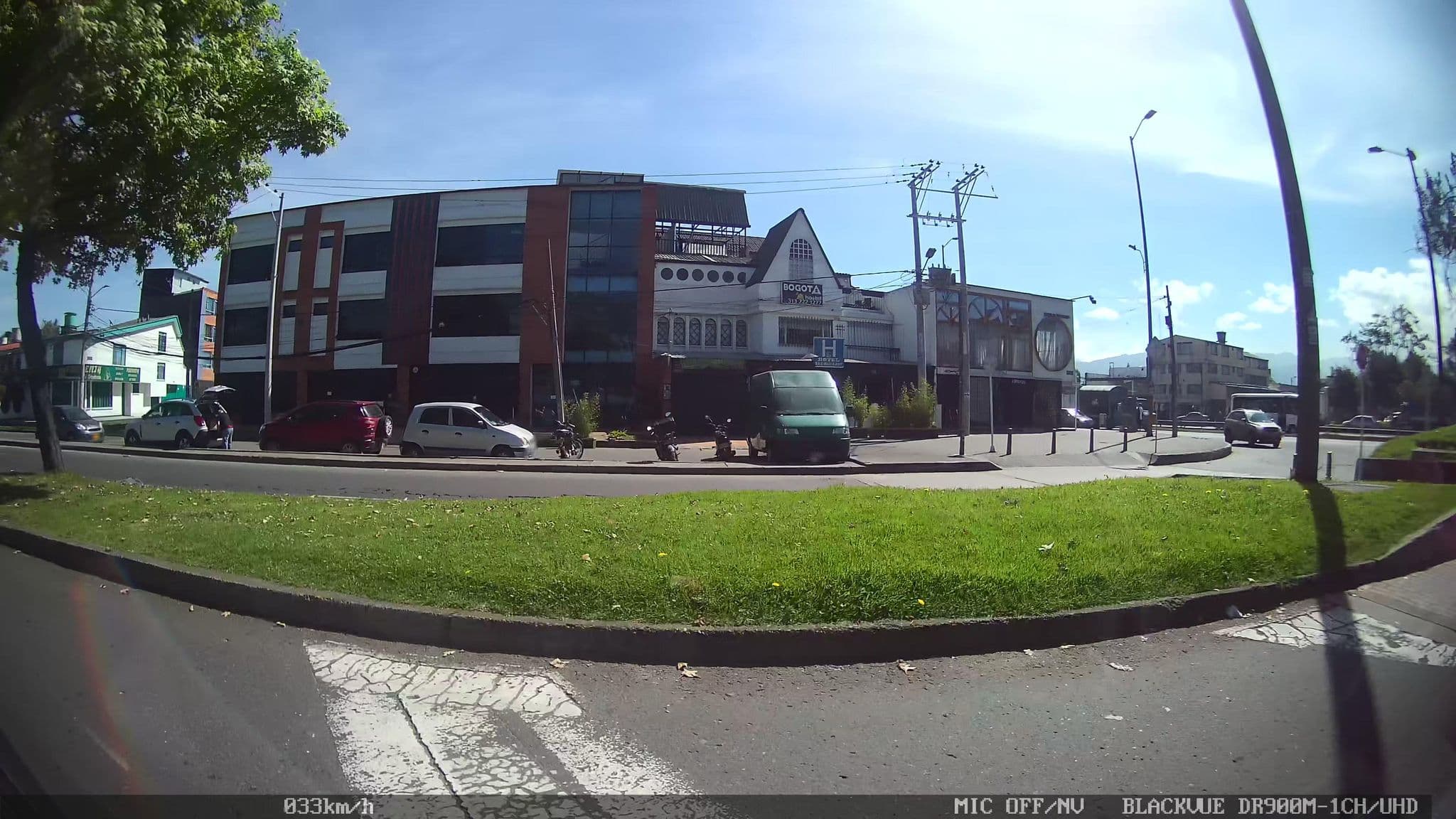 Street view near Hotel Bogota Home, Kennedy — © kaart5 (CC BY-SA · Mapillary)