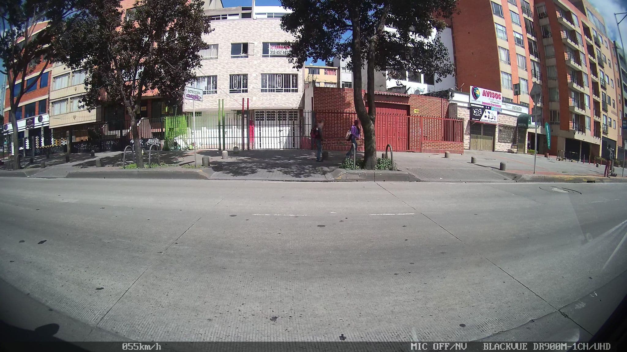 Street view near Casa Hotel Victoria Avenida 30, Bogotá — © kaart5 (CC BY-SA · Mapillary)