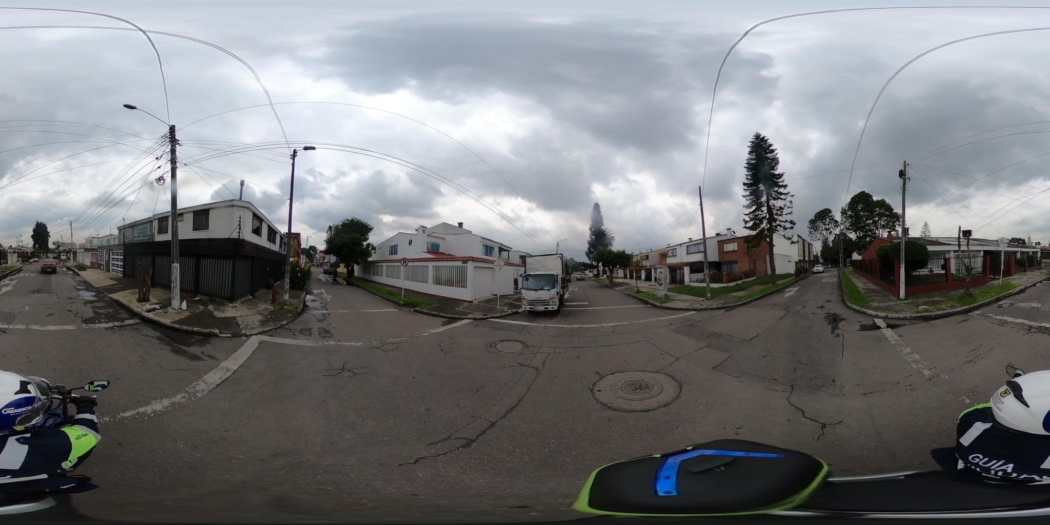 Street view near Ayenda Dorado Boutique, Kennedy — © rbolivar (CC BY-SA · Mapillary)