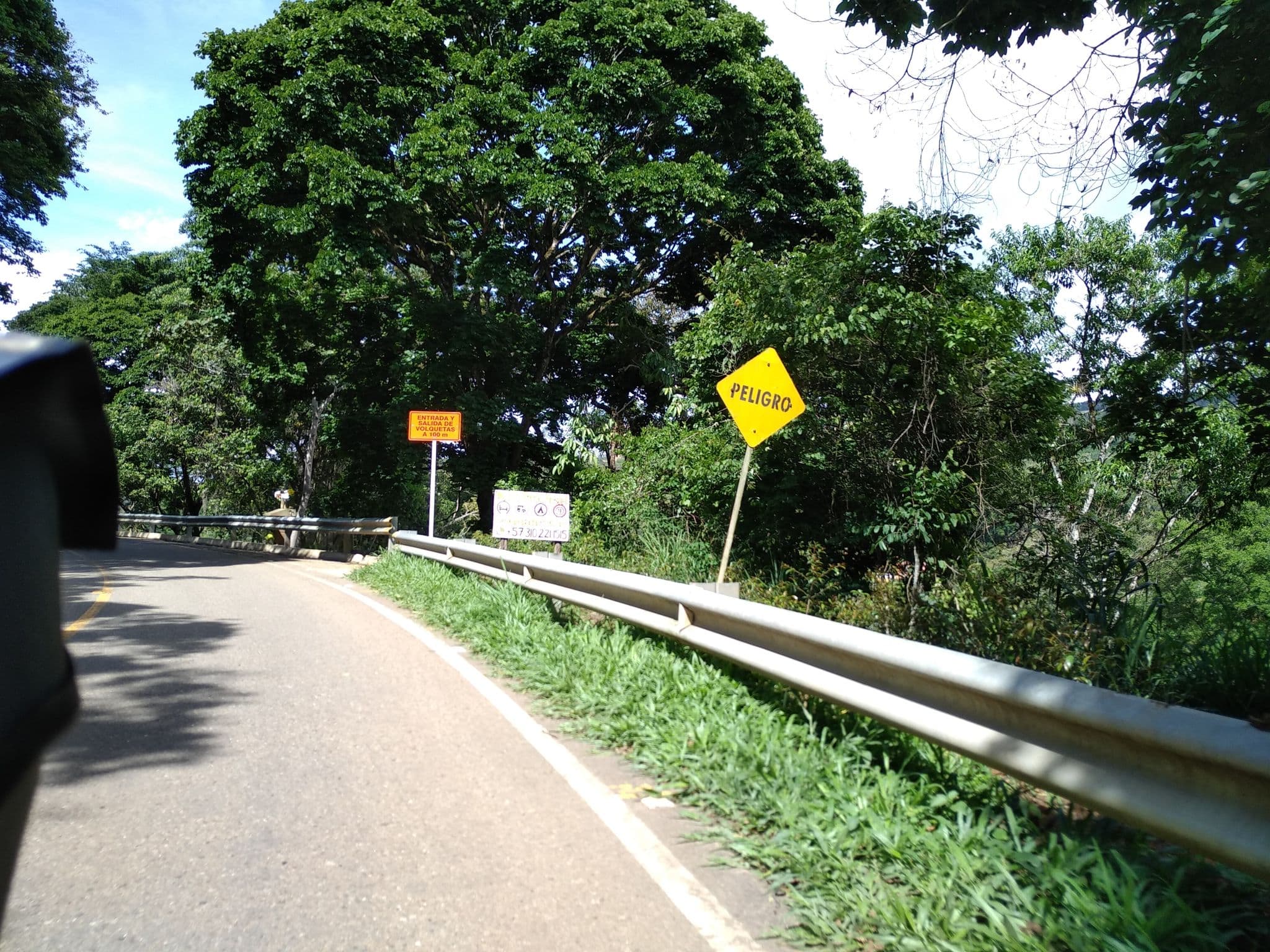 Street view near Casa del Árbol Barichara, San Gil — © nomadmapper (CC BY-SA · Mapillary)