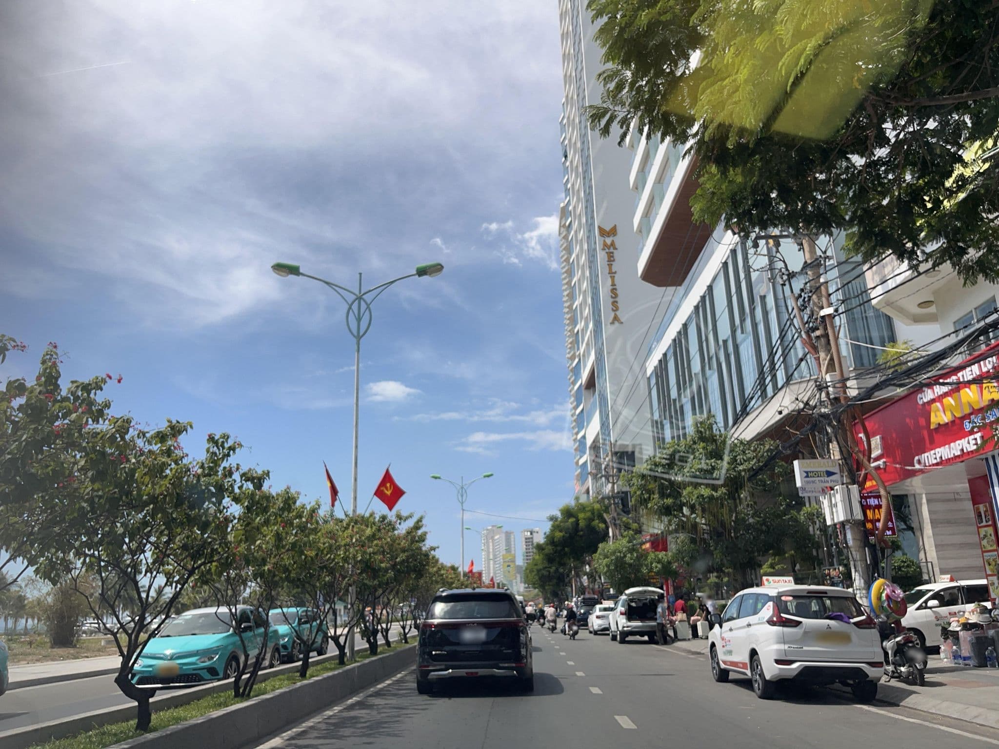 Street view near Khách Sạn Nami Nha Trang, Nha Trang — © DriveWithHoang (CC BY-SA · Mapillary)