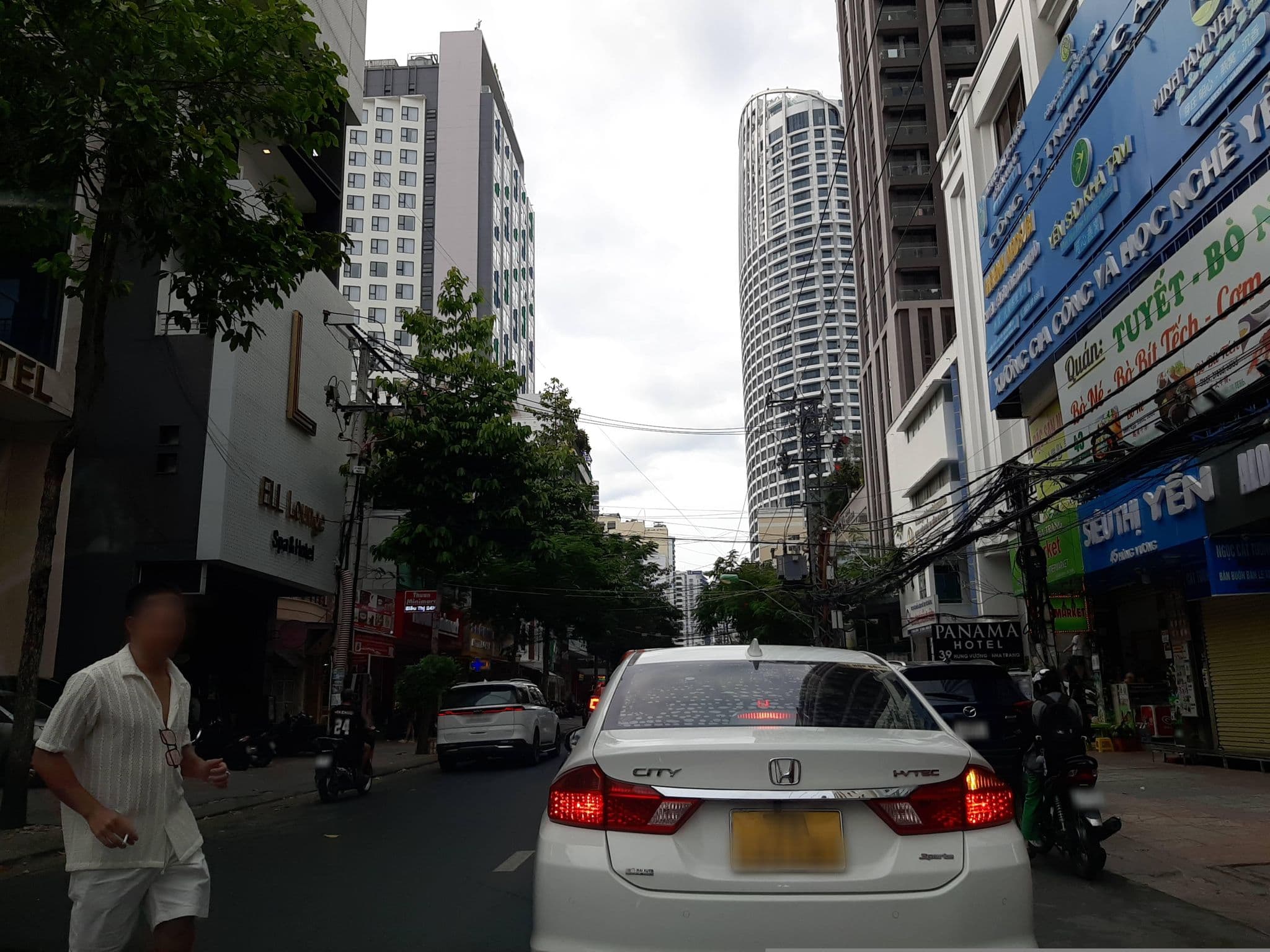 Street view near BIDV Hotel & Conference Center, Nha Trang — © DriveWithHoang (CC BY-SA · Mapillary)