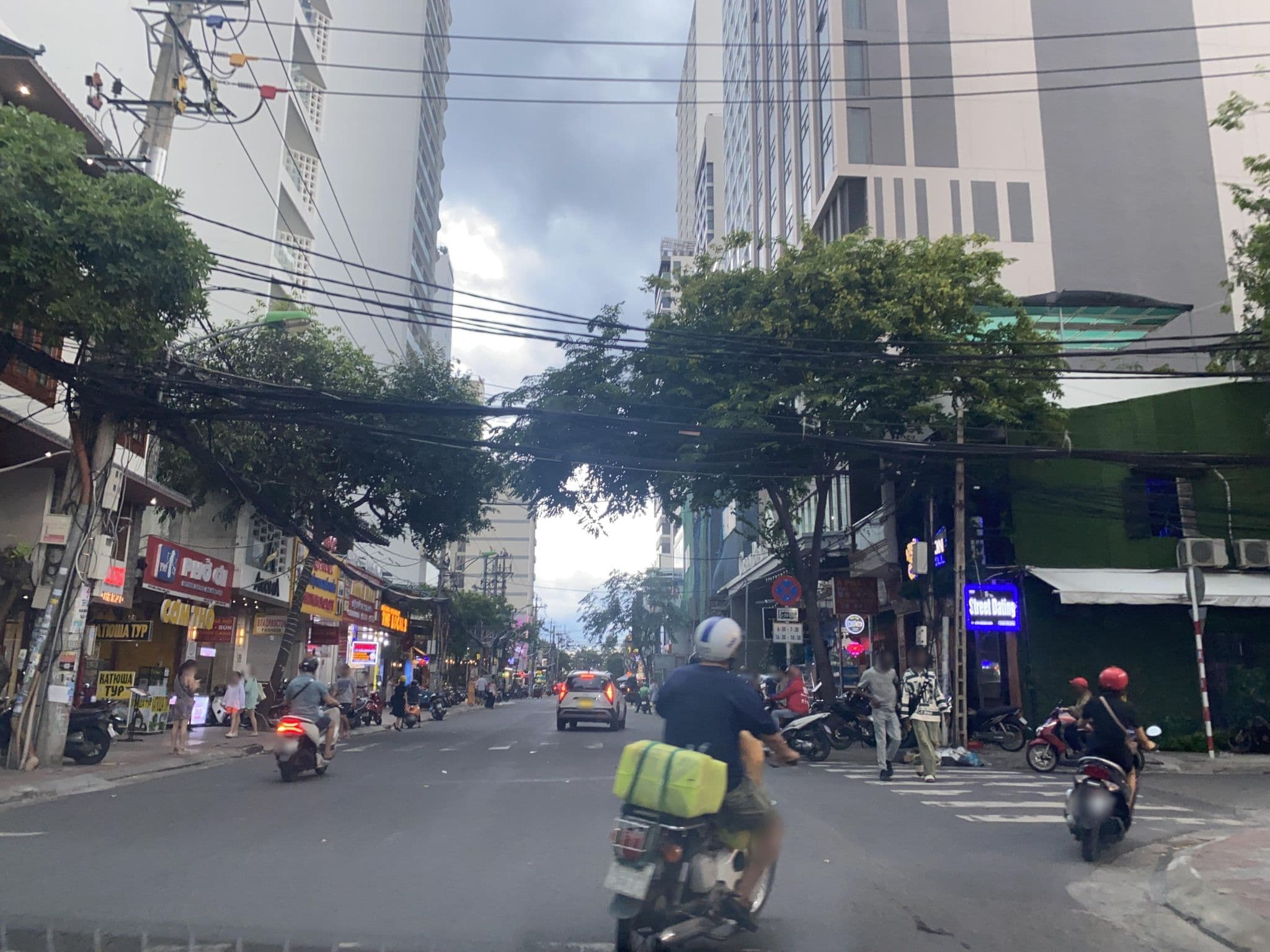 Street view near Autumn Sea Boutique Hotel, Nha Trang — © DriveWithHoang (CC BY-SA · Mapillary)