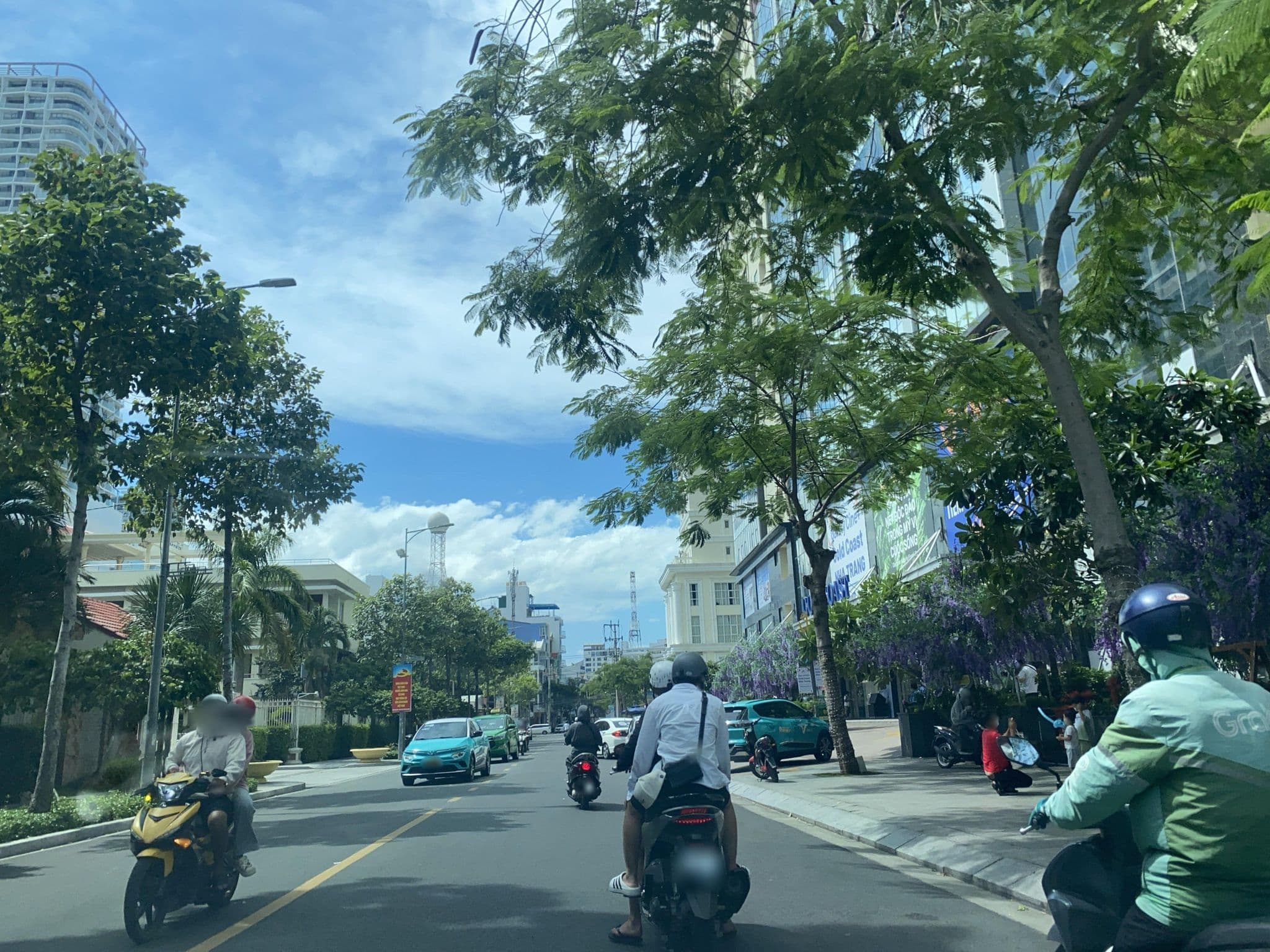 Street view near Wise Stay Gold Coast, Nha Trang — © DriveWithHoang (CC BY-SA · Mapillary)